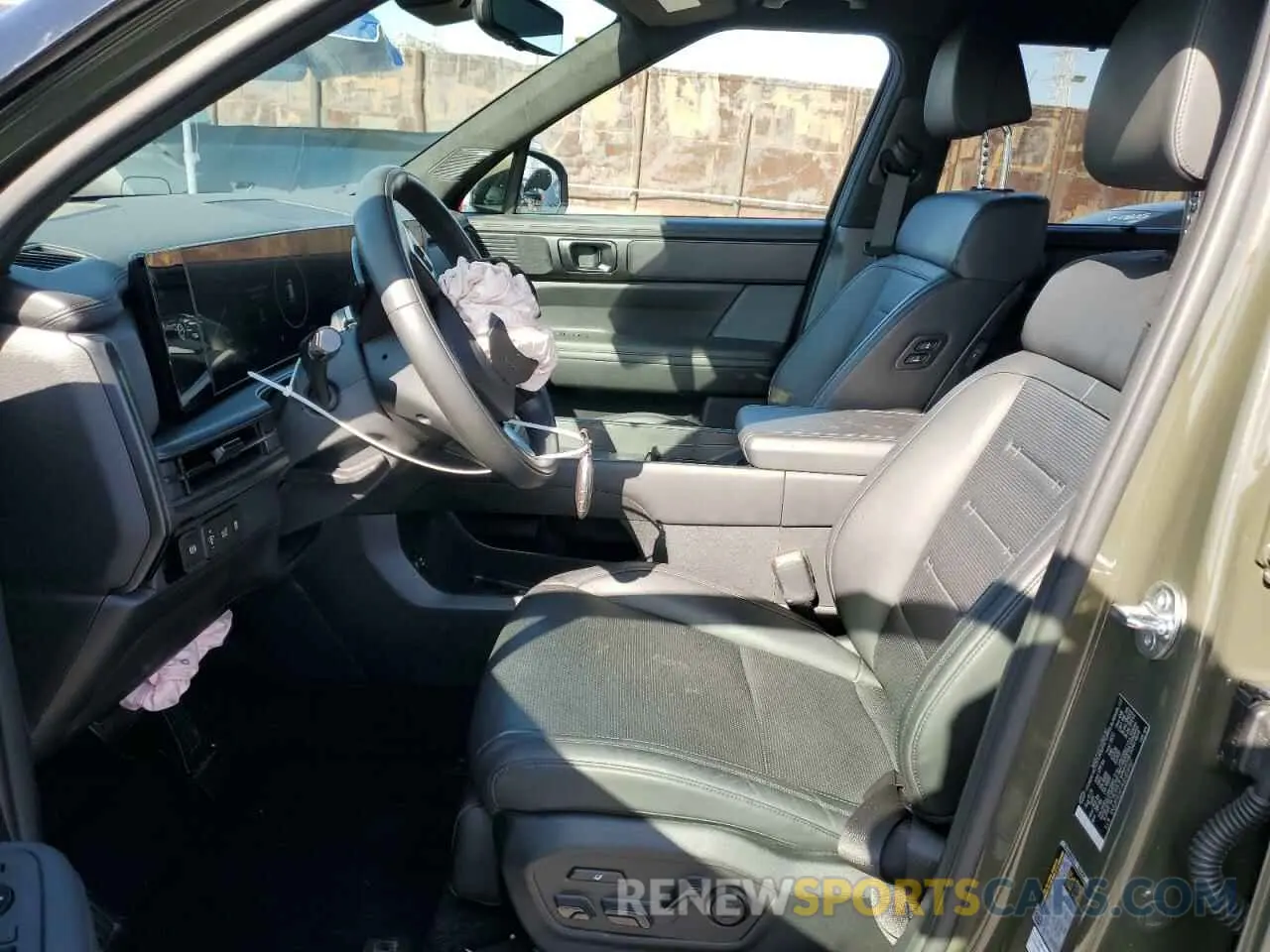 7 Photograph of a damaged car 5NMP5DG15SH019197 HYUNDAI SANTA FE 2025