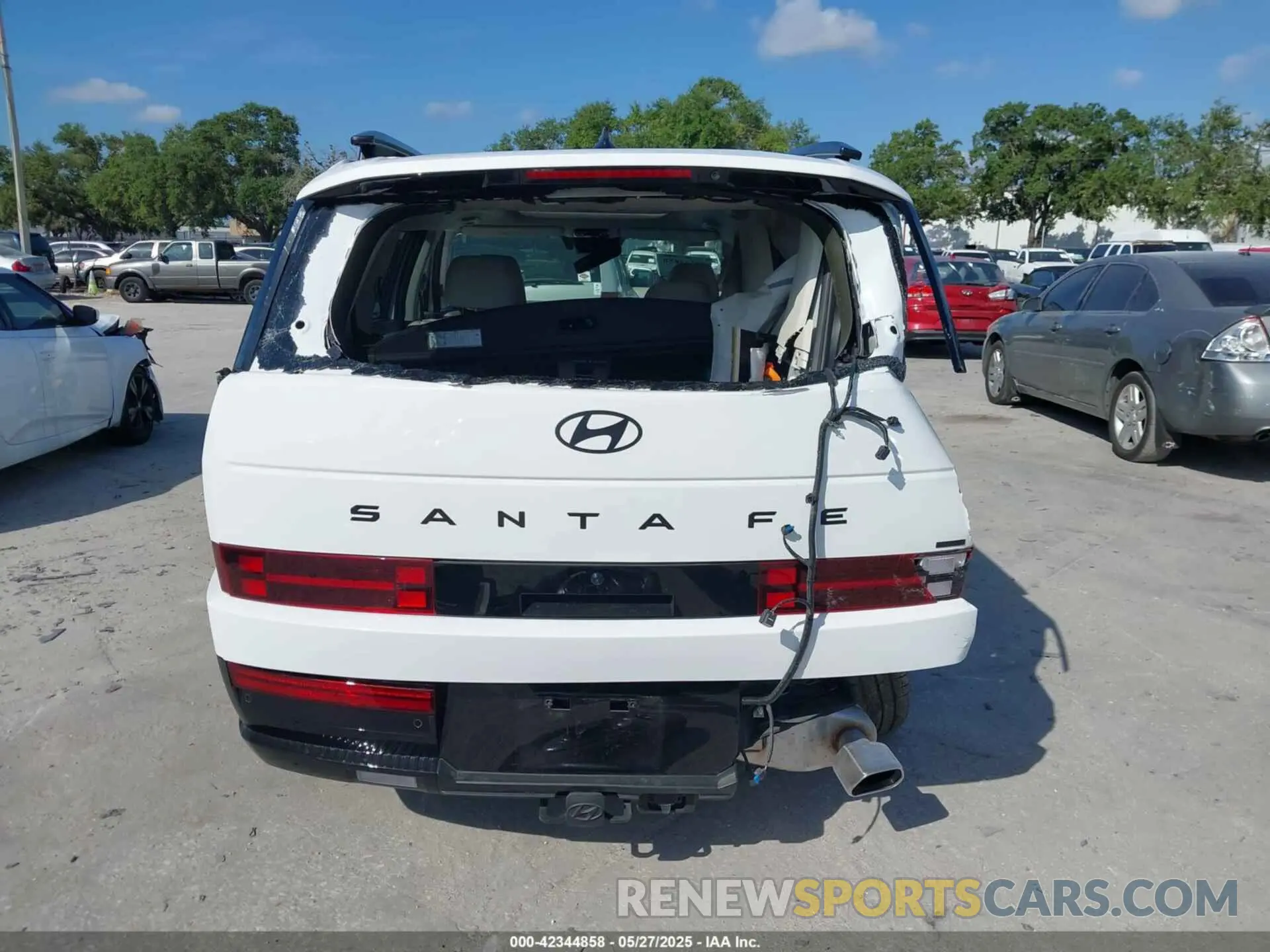 16 Photograph of a damaged car 5NMP5DGL2SH075051 HYUNDAI SANTA FE 2025