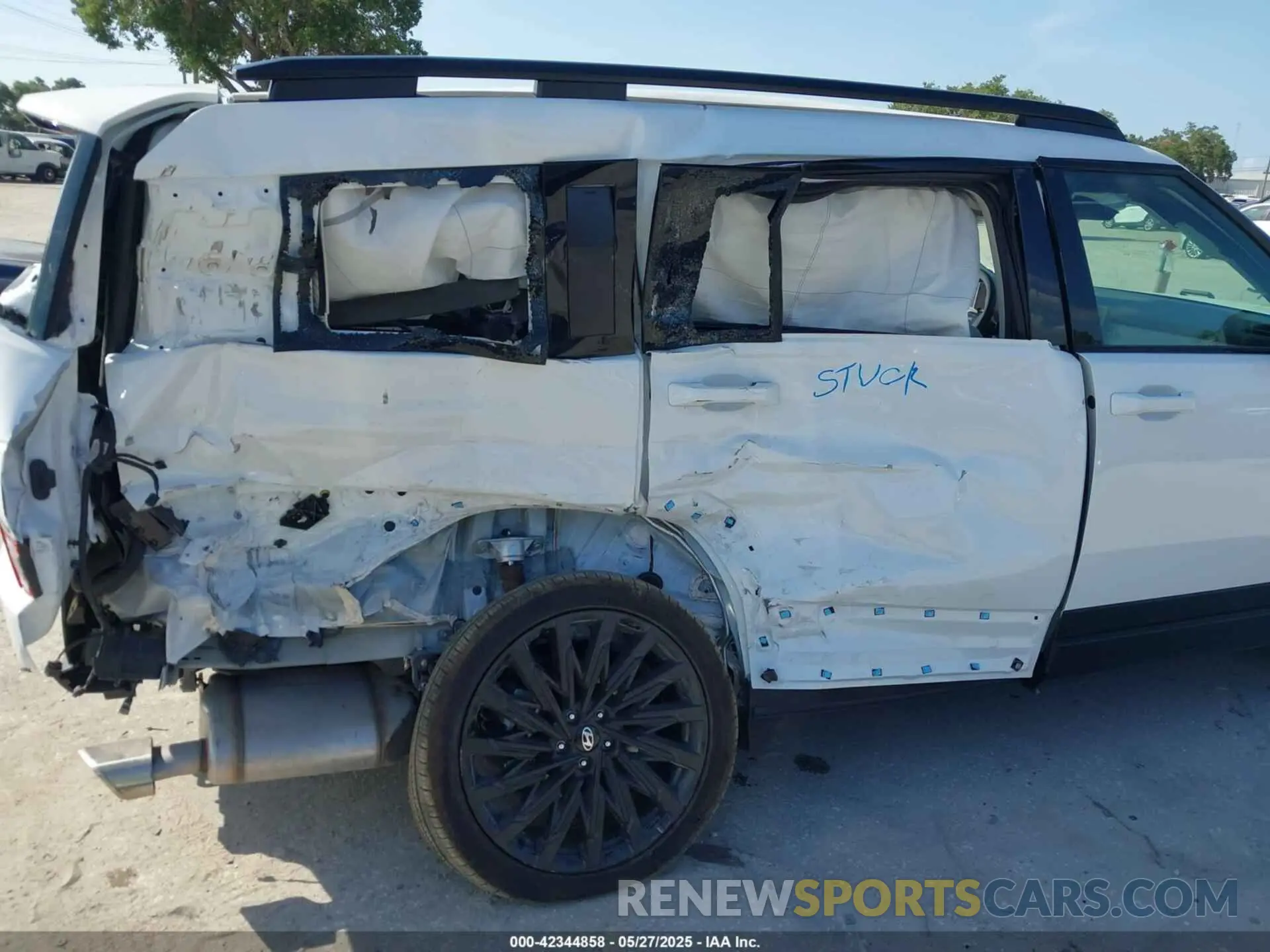 6 Photograph of a damaged car 5NMP5DGL2SH075051 HYUNDAI SANTA FE 2025