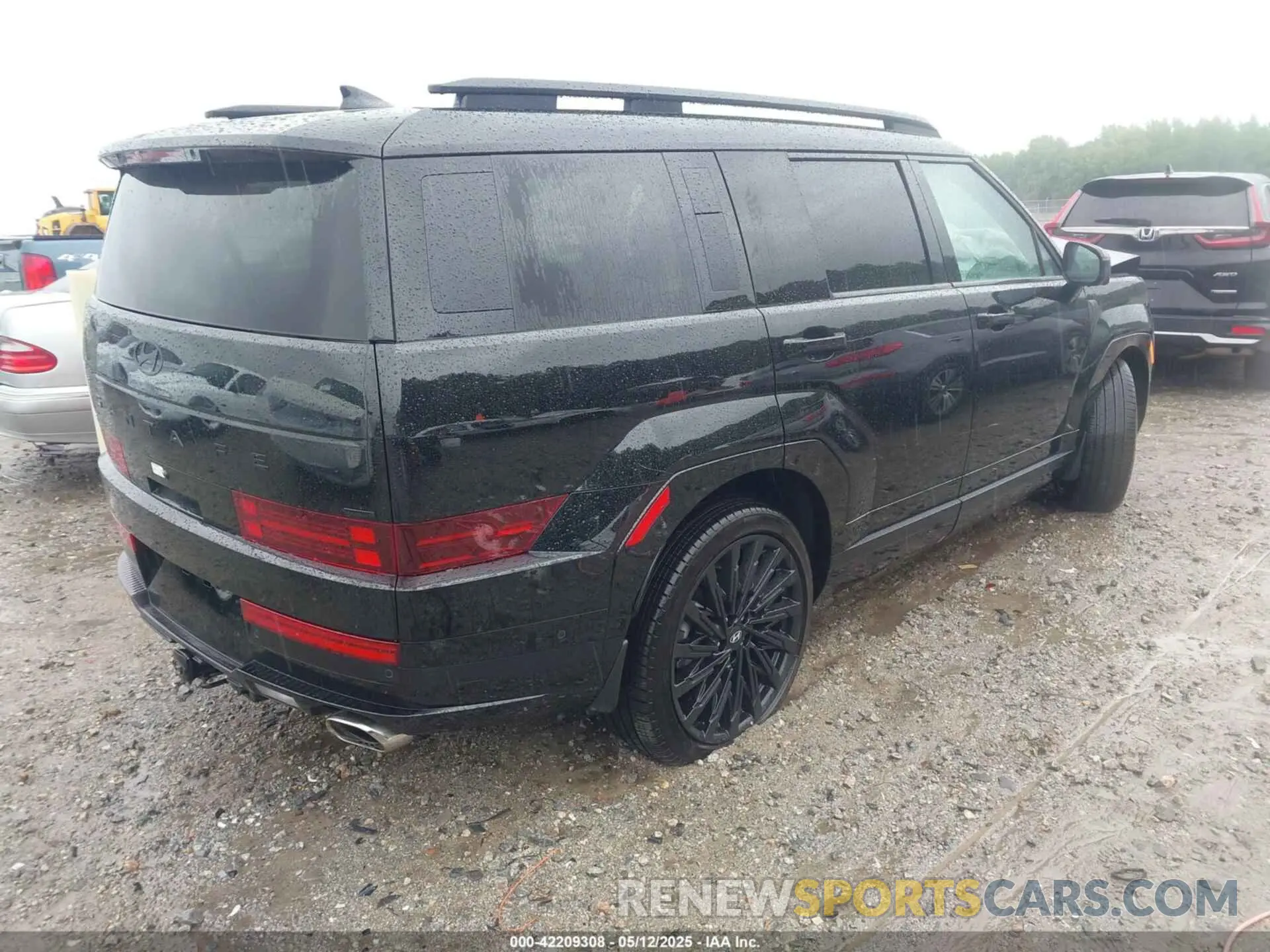 4 Photograph of a damaged car 5NMP5DGL3SH079965 HYUNDAI SANTA FE 2025