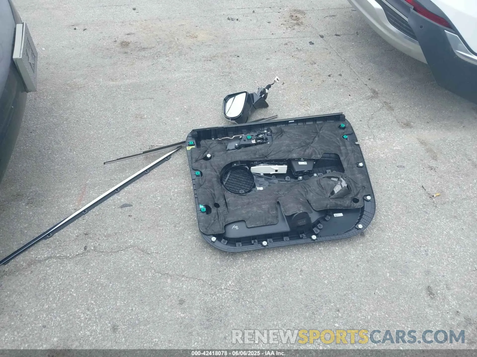 12 Photograph of a damaged car KM8S2DA16NU041259 HYUNDAI SANTA FE HYBRID 2022