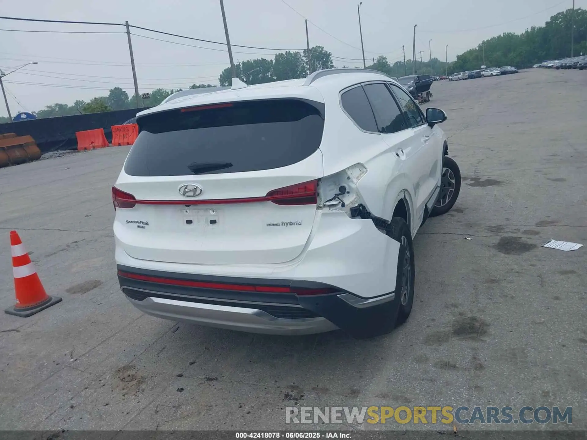 17 Photograph of a damaged car KM8S2DA16NU041259 HYUNDAI SANTA FE HYBRID 2022