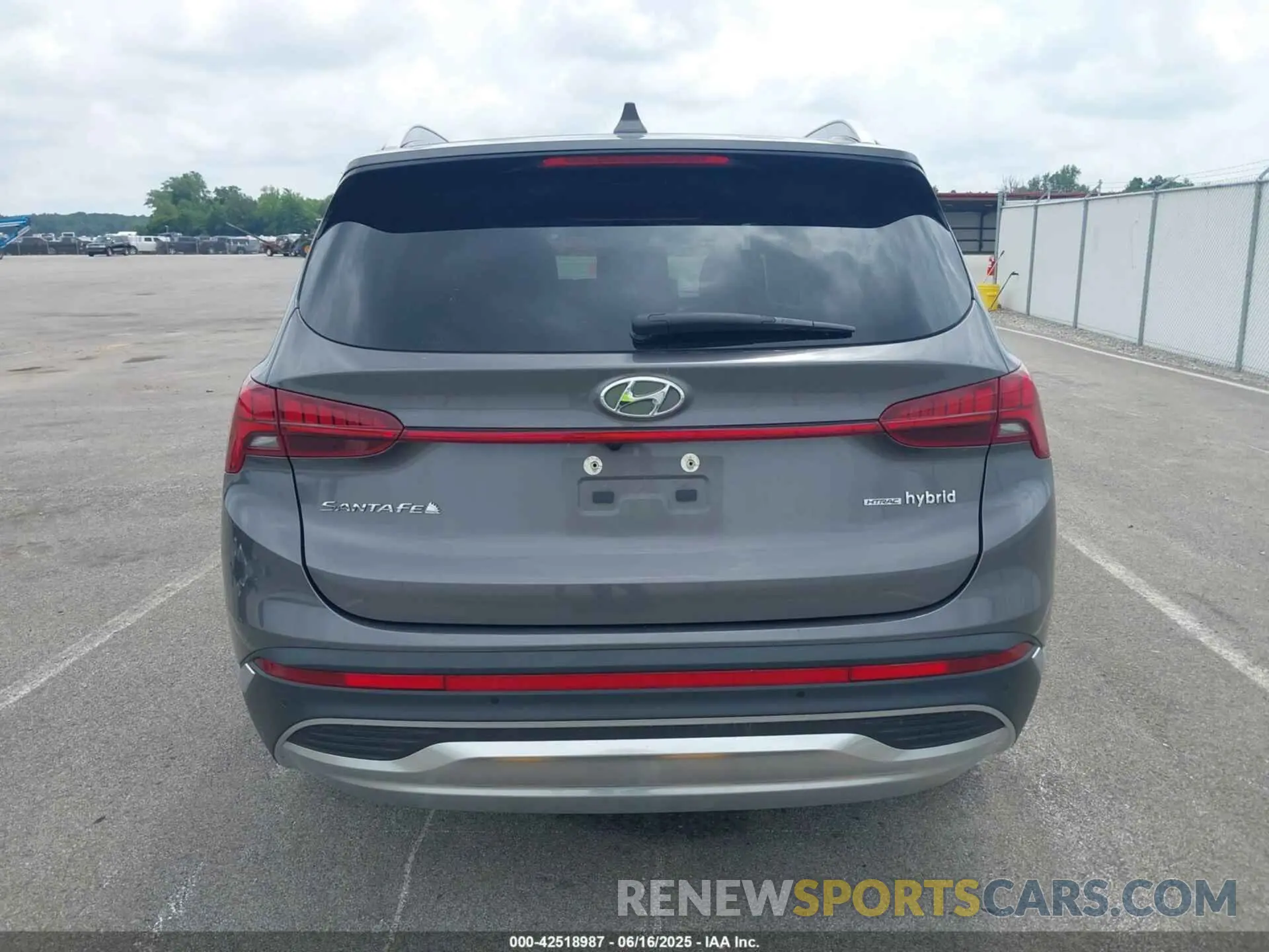 17 Photograph of a damaged car KM8S5DA12NU046580 HYUNDAI SANTA FE HYBRID 2022
