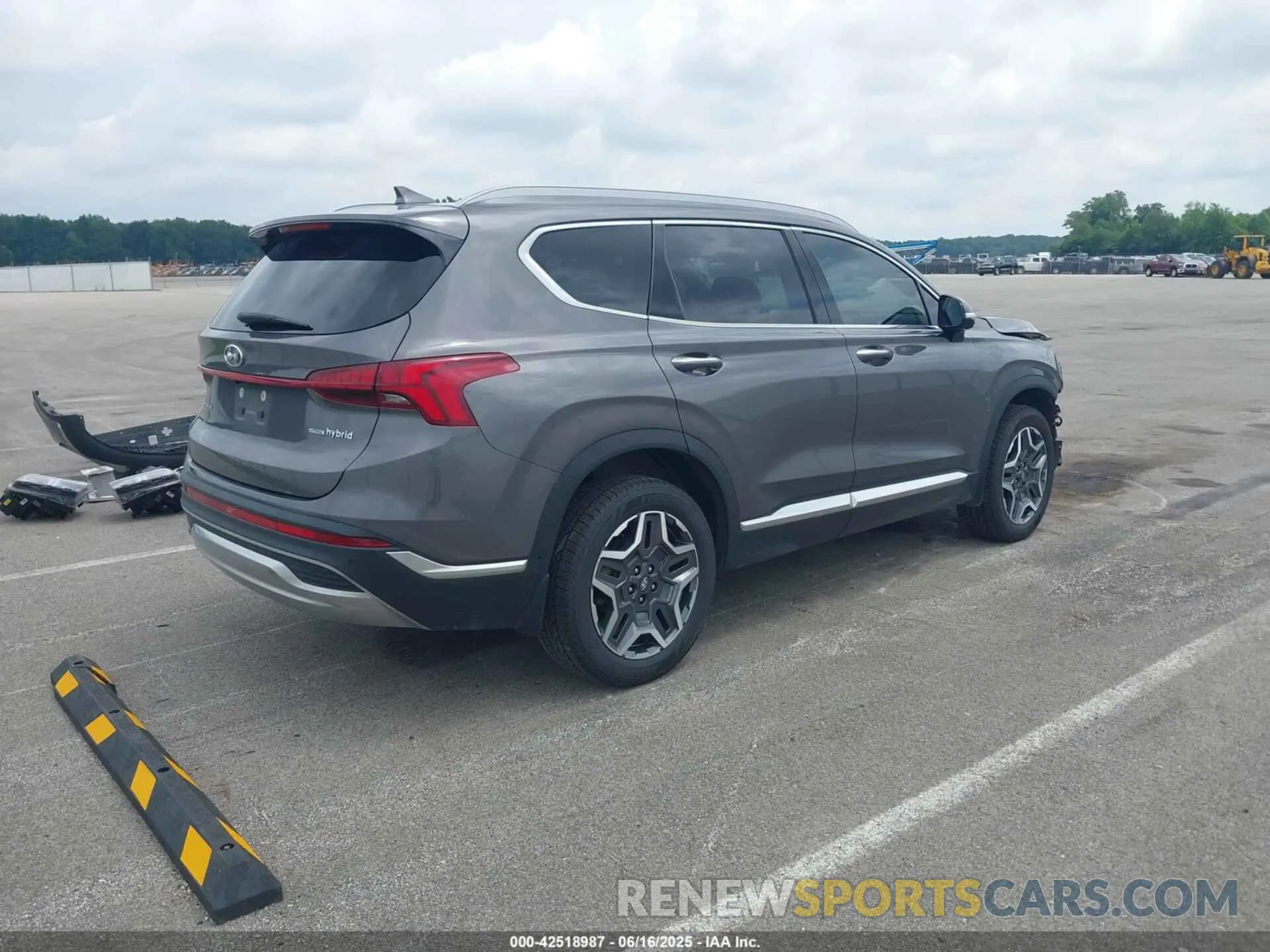 4 Photograph of a damaged car KM8S5DA12NU046580 HYUNDAI SANTA FE HYBRID 2022