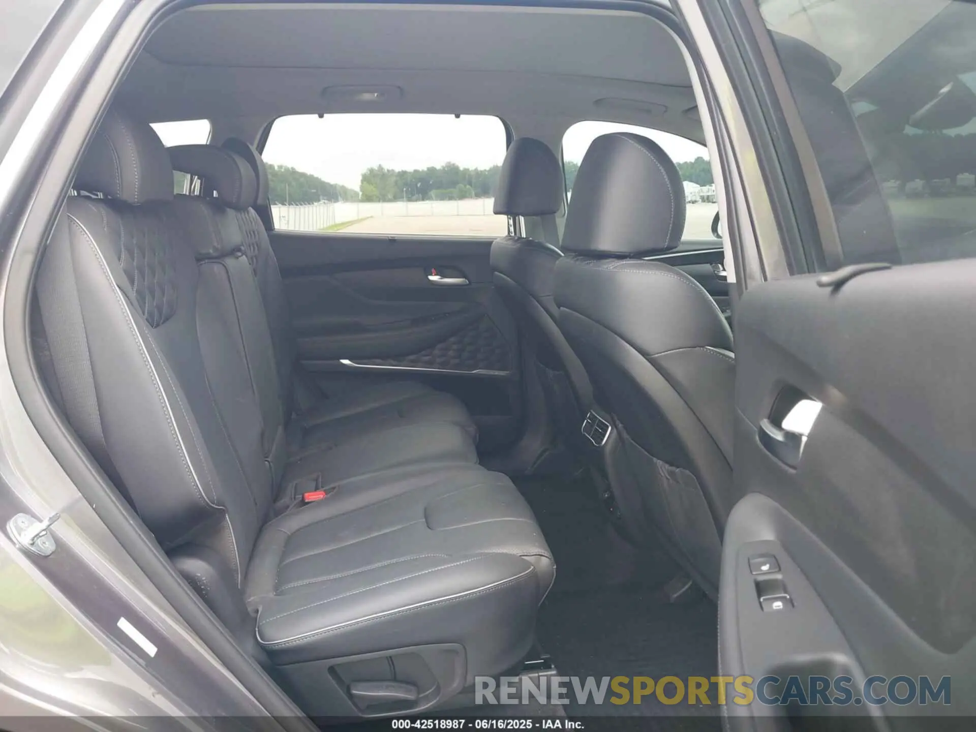 8 Photograph of a damaged car KM8S5DA12NU046580 HYUNDAI SANTA FE HYBRID 2022