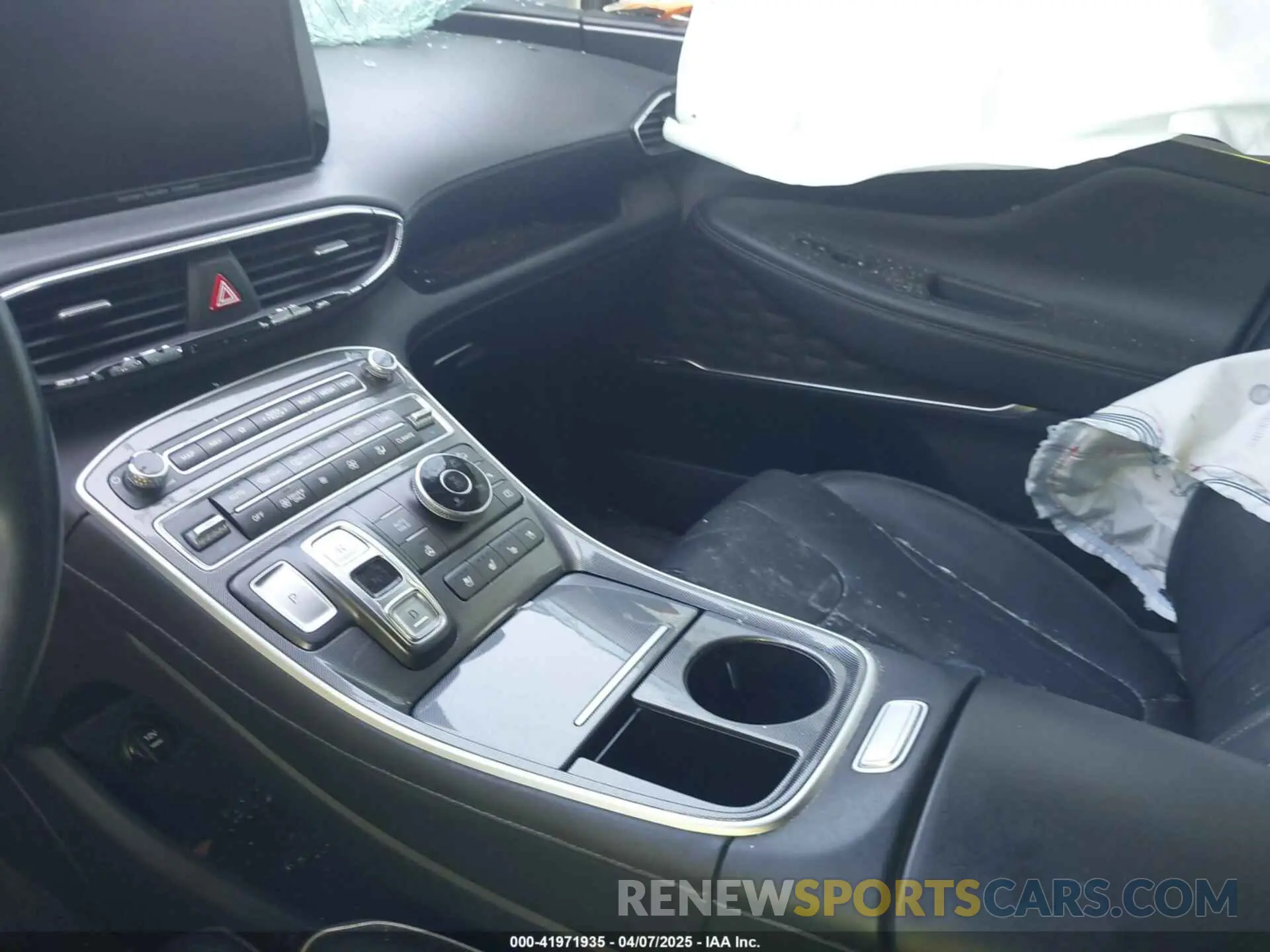 5 Photograph of a damaged car KM8S5DA16NU036845 HYUNDAI SANTA FE HYBRID 2022
