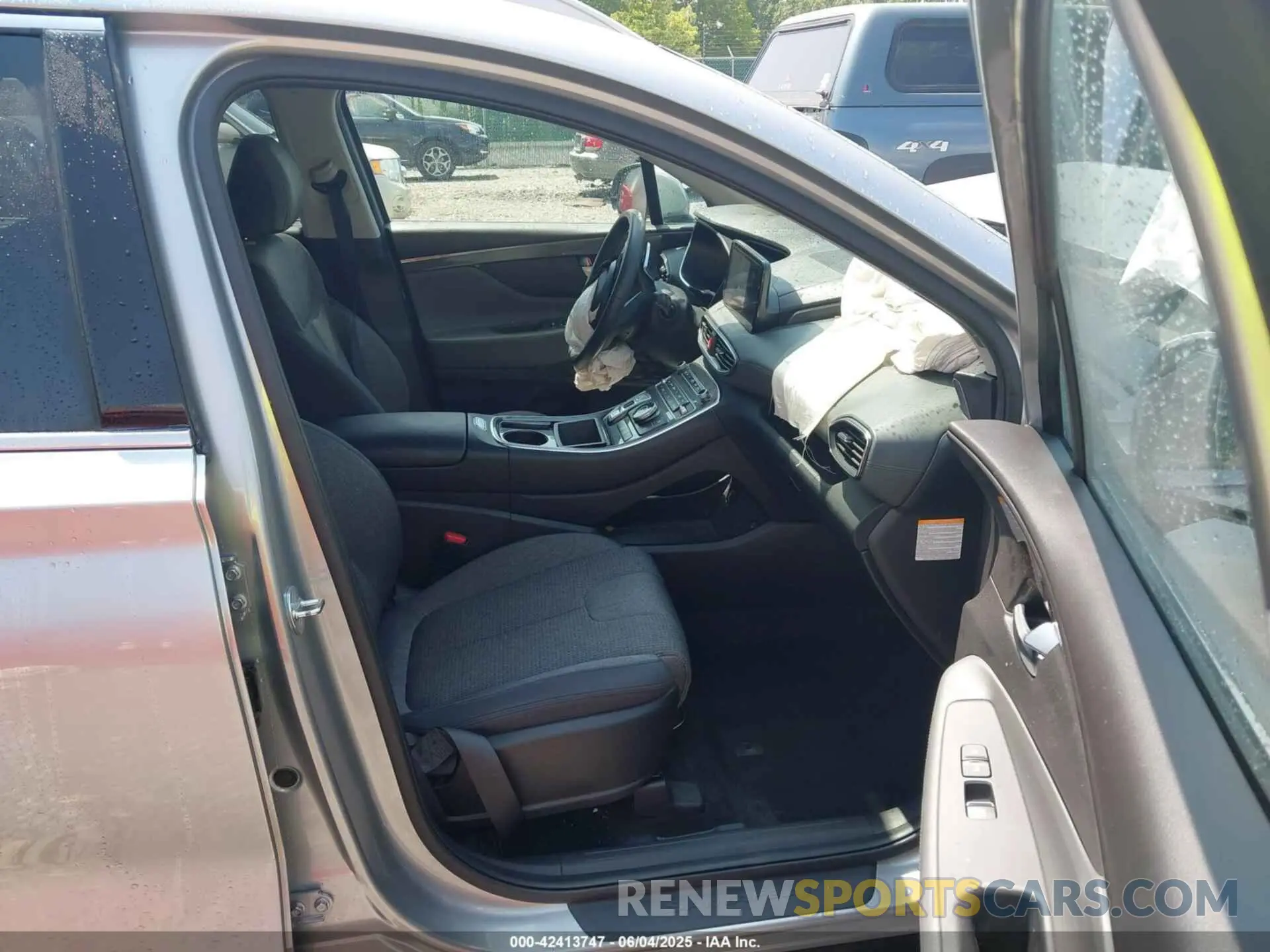 5 Photograph of a damaged car 5NMS2DA14PH014270 HYUNDAI SANTA FE HYBRID 2023