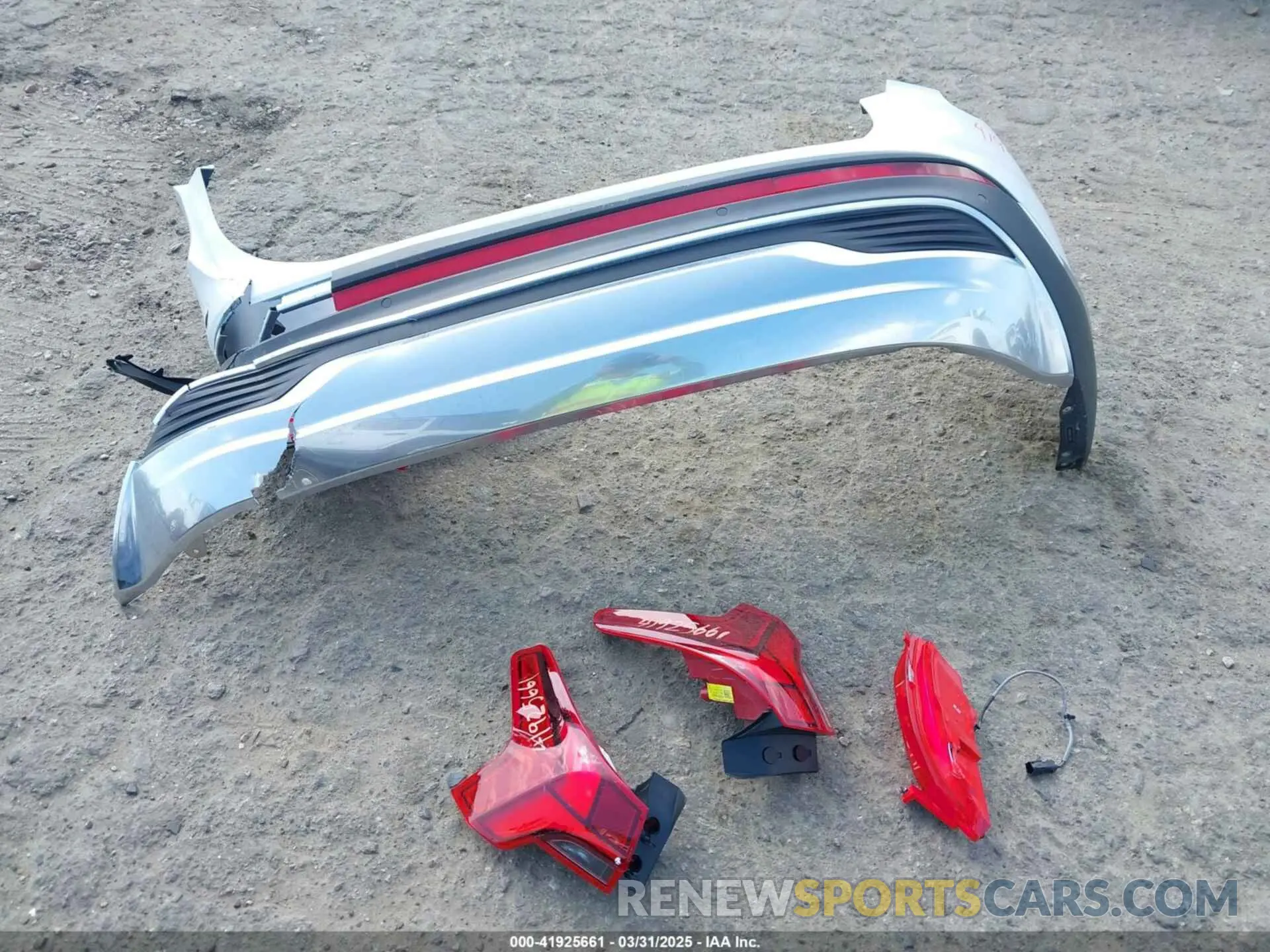 12 Photograph of a damaged car 5NMS3DA19PH008641 HYUNDAI SANTA FE HYBRID 2023