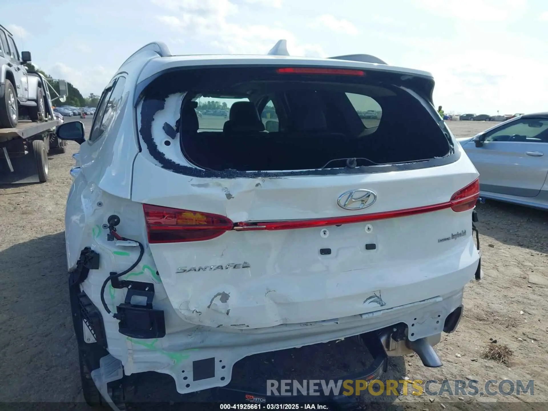 18 Photograph of a damaged car 5NMS3DA19PH008641 HYUNDAI SANTA FE HYBRID 2023