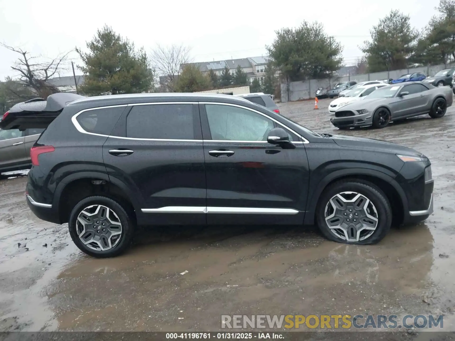 13 Photograph of a damaged car 5NMS5DA11PH013665 HYUNDAI SANTA FE HYBRID 2023