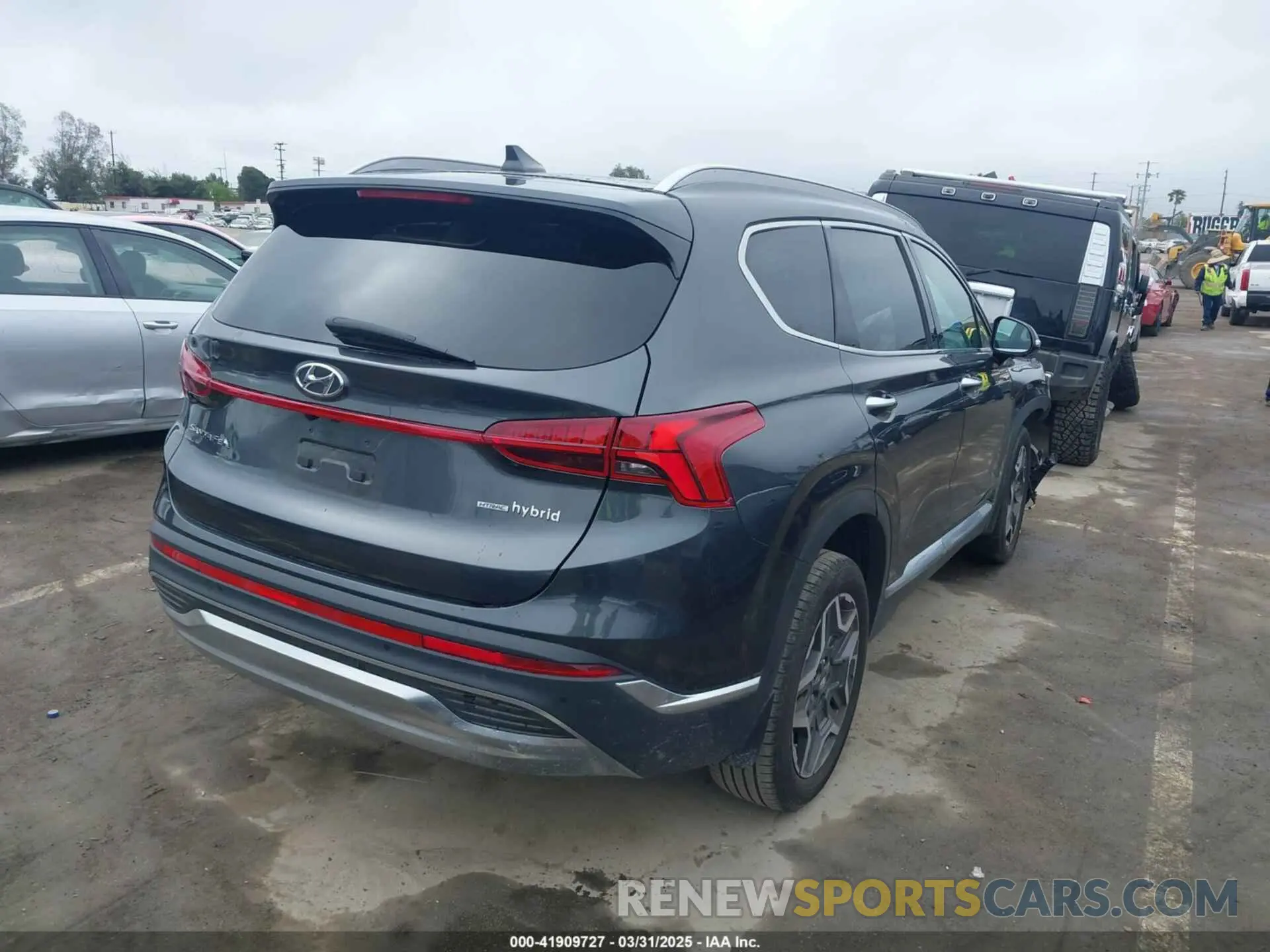 4 Photograph of a damaged car 5NMS5DA19PH013204 HYUNDAI SANTA FE HYBRID 2023