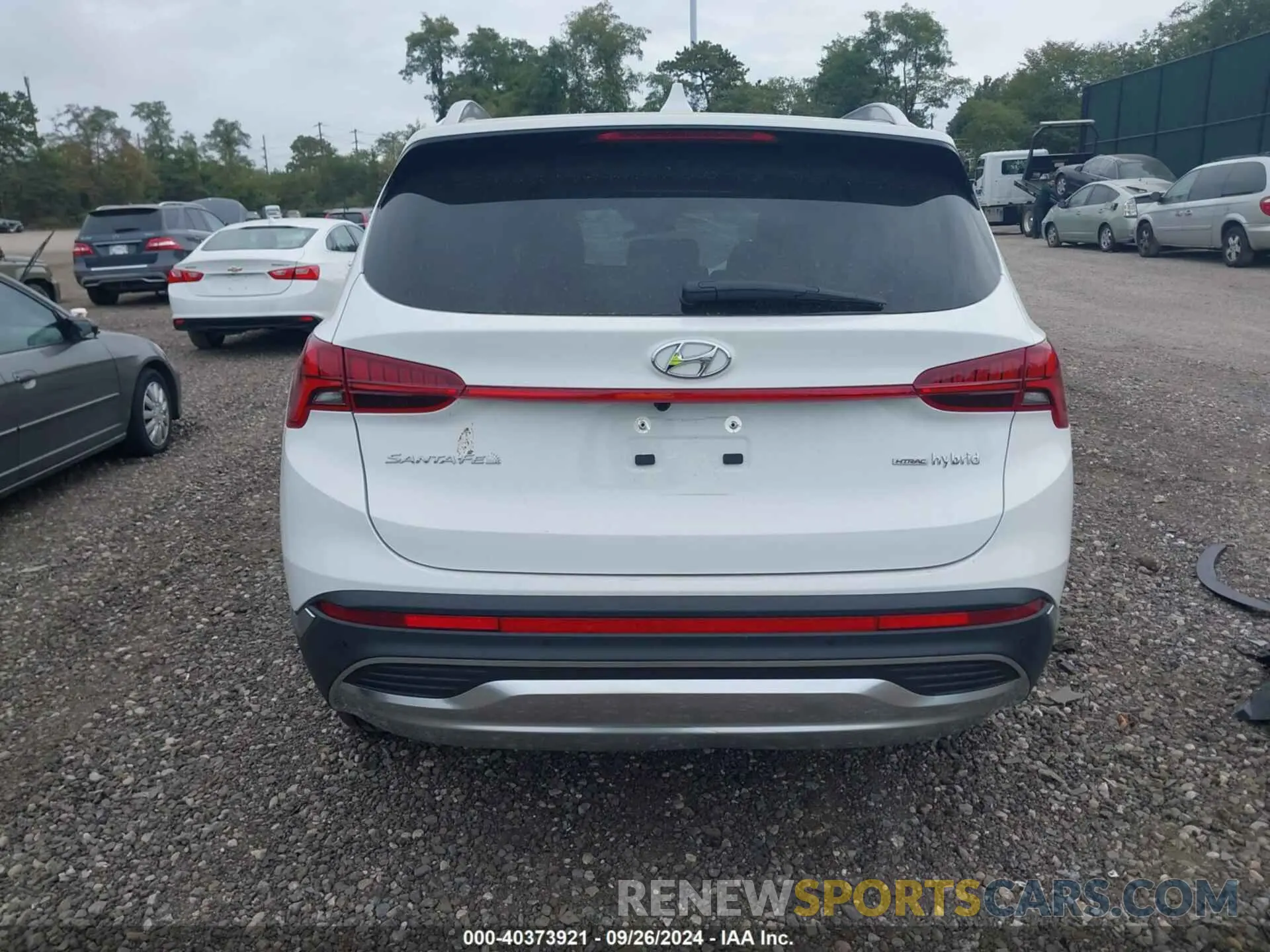 17 Photograph of a damaged car 5NMS5DA1XPH020405 HYUNDAI SANTA FE HYBRID 2023