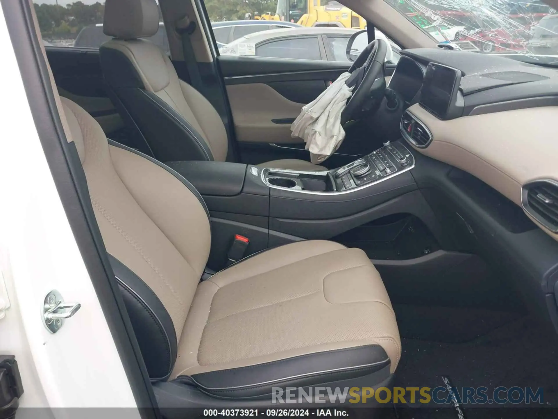 5 Photograph of a damaged car 5NMS5DA1XPH020405 HYUNDAI SANTA FE HYBRID 2023