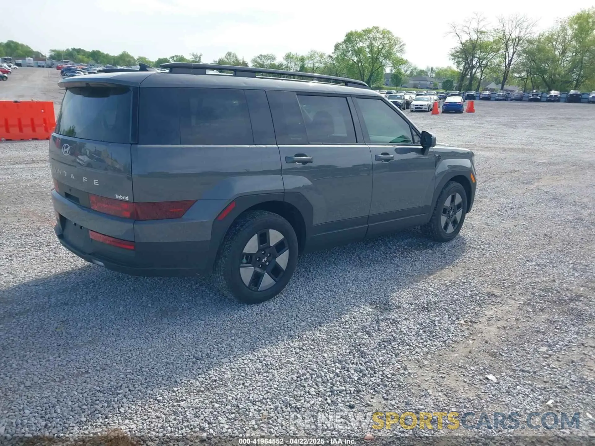4 Photograph of a damaged car 5NMP24G10RH007199 HYUNDAI SANTA FE HYBRID 2024