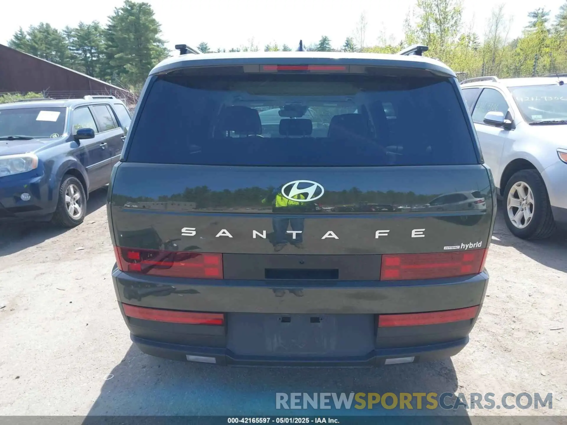 17 Photograph of a damaged car 5NMP2DG11RH015148 HYUNDAI SANTA FE HYBRID 2024