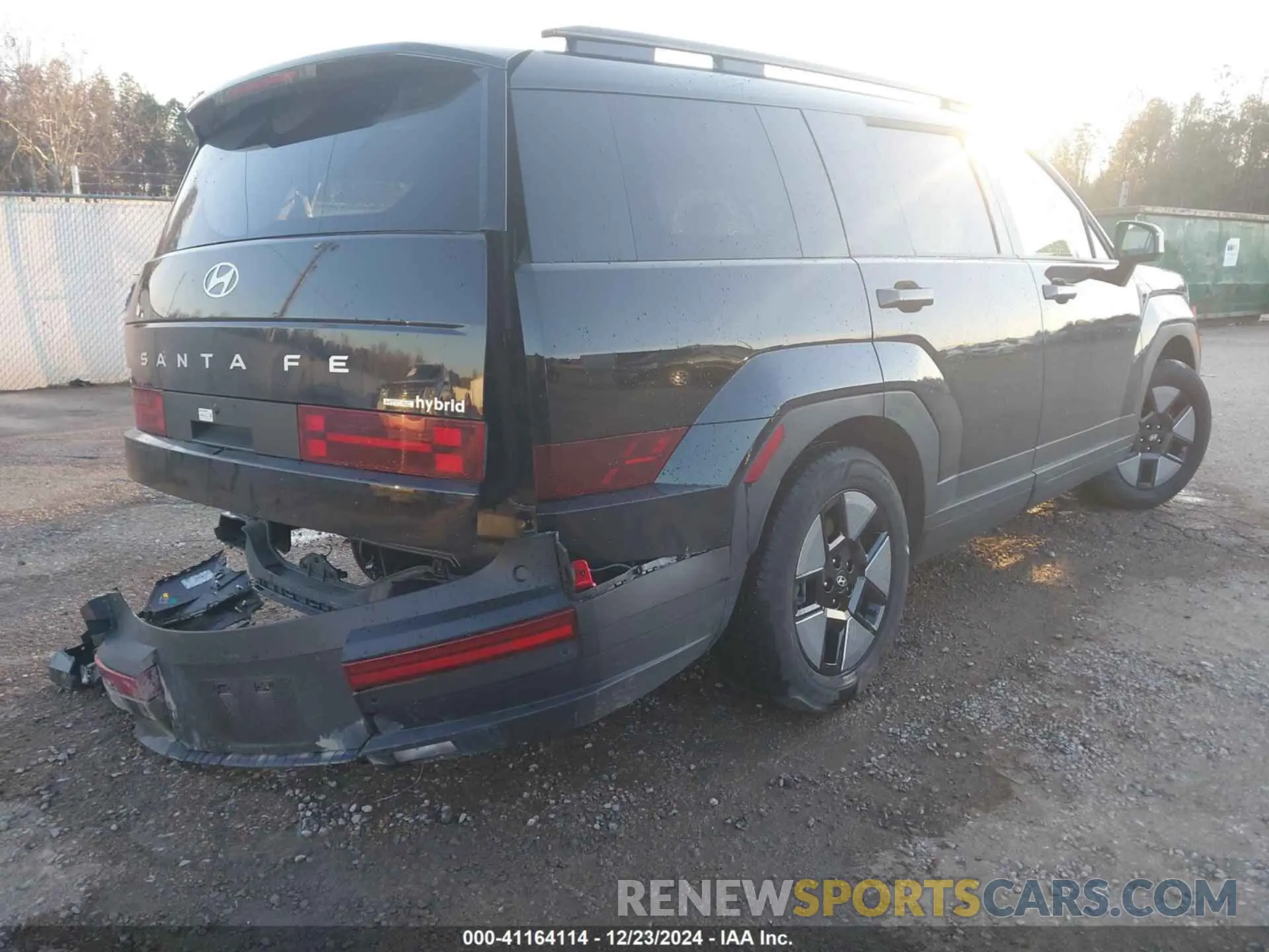 4 Photograph of a damaged car 5NMP2DG13RH010145 HYUNDAI SANTA FE HYBRID 2024