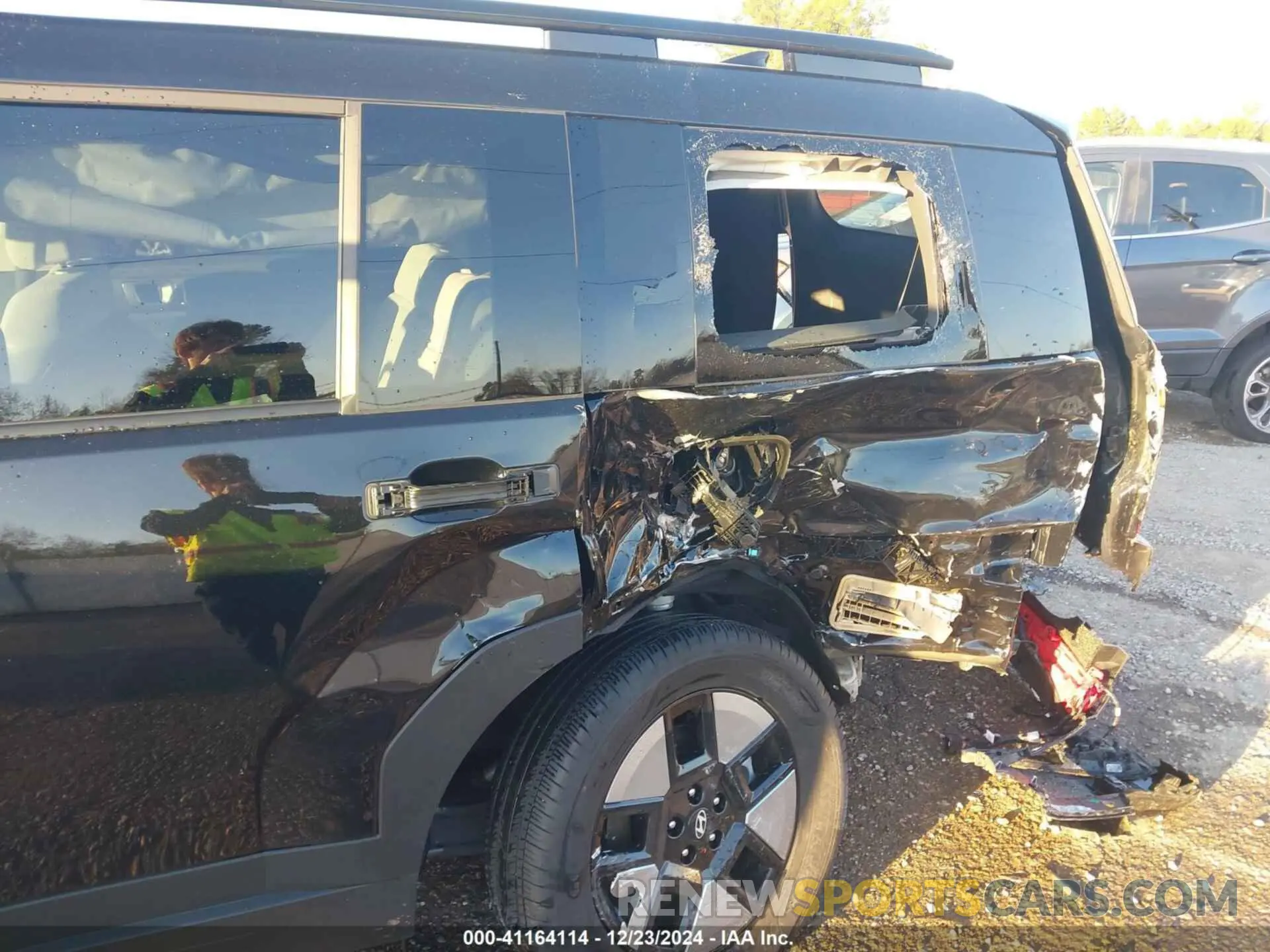 6 Photograph of a damaged car 5NMP2DG13RH010145 HYUNDAI SANTA FE HYBRID 2024