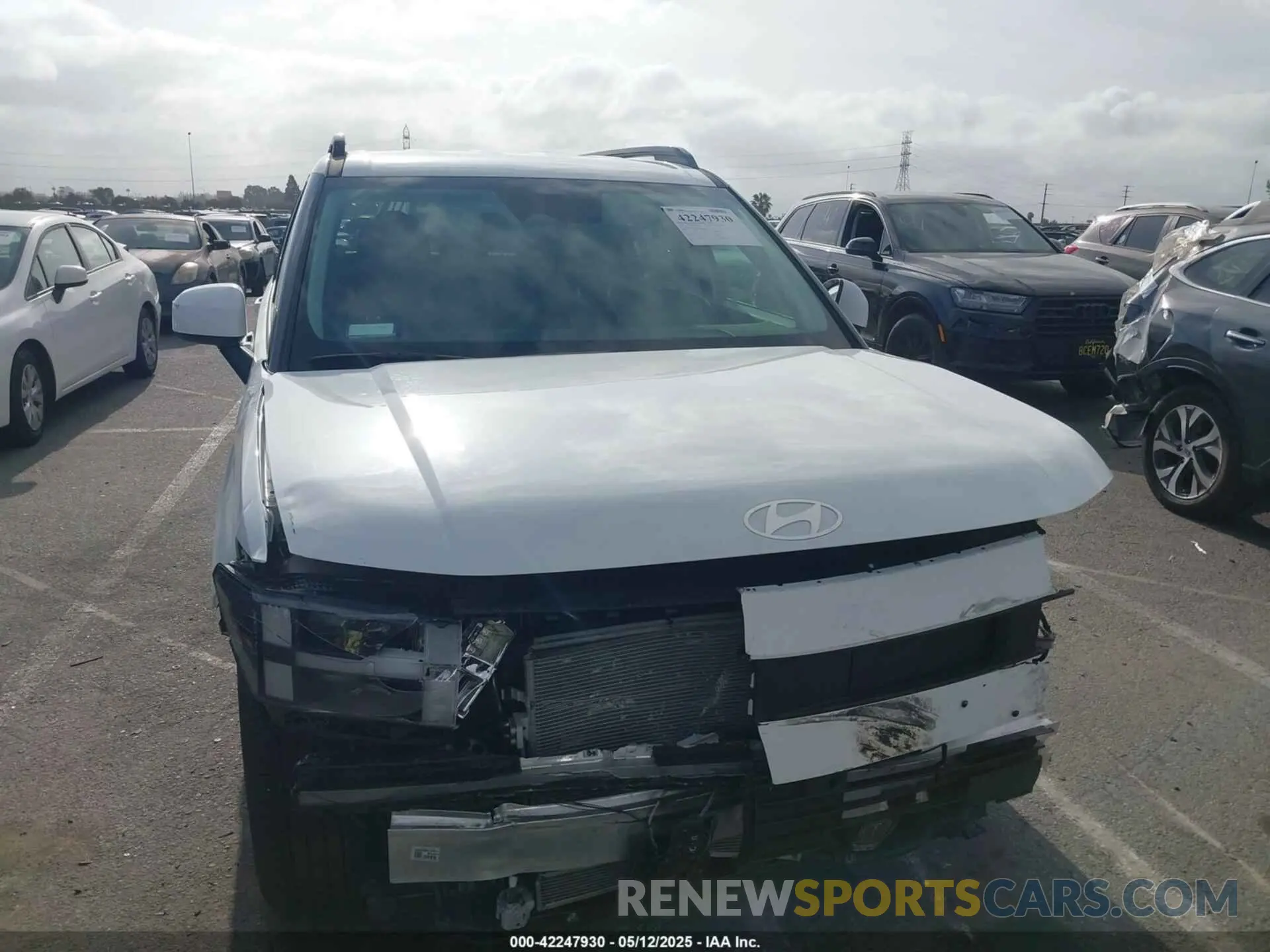 12 Photograph of a damaged car 5NMP24G1XSH017731 HYUNDAI SANTA FE HYBRID 2025