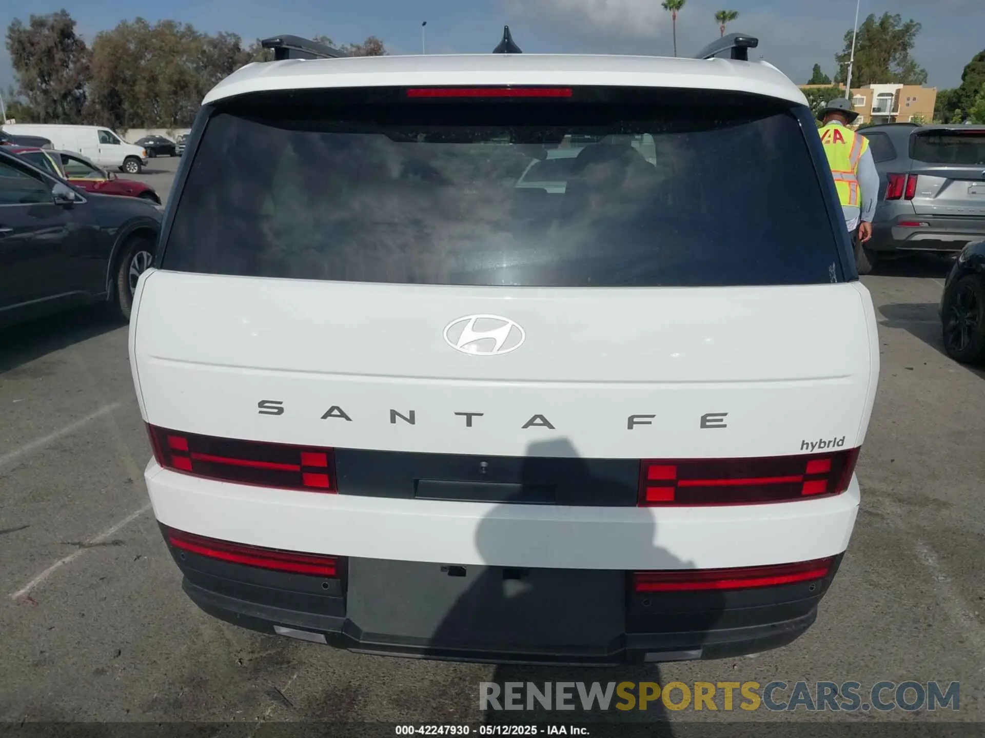 16 Photograph of a damaged car 5NMP24G1XSH017731 HYUNDAI SANTA FE HYBRID 2025