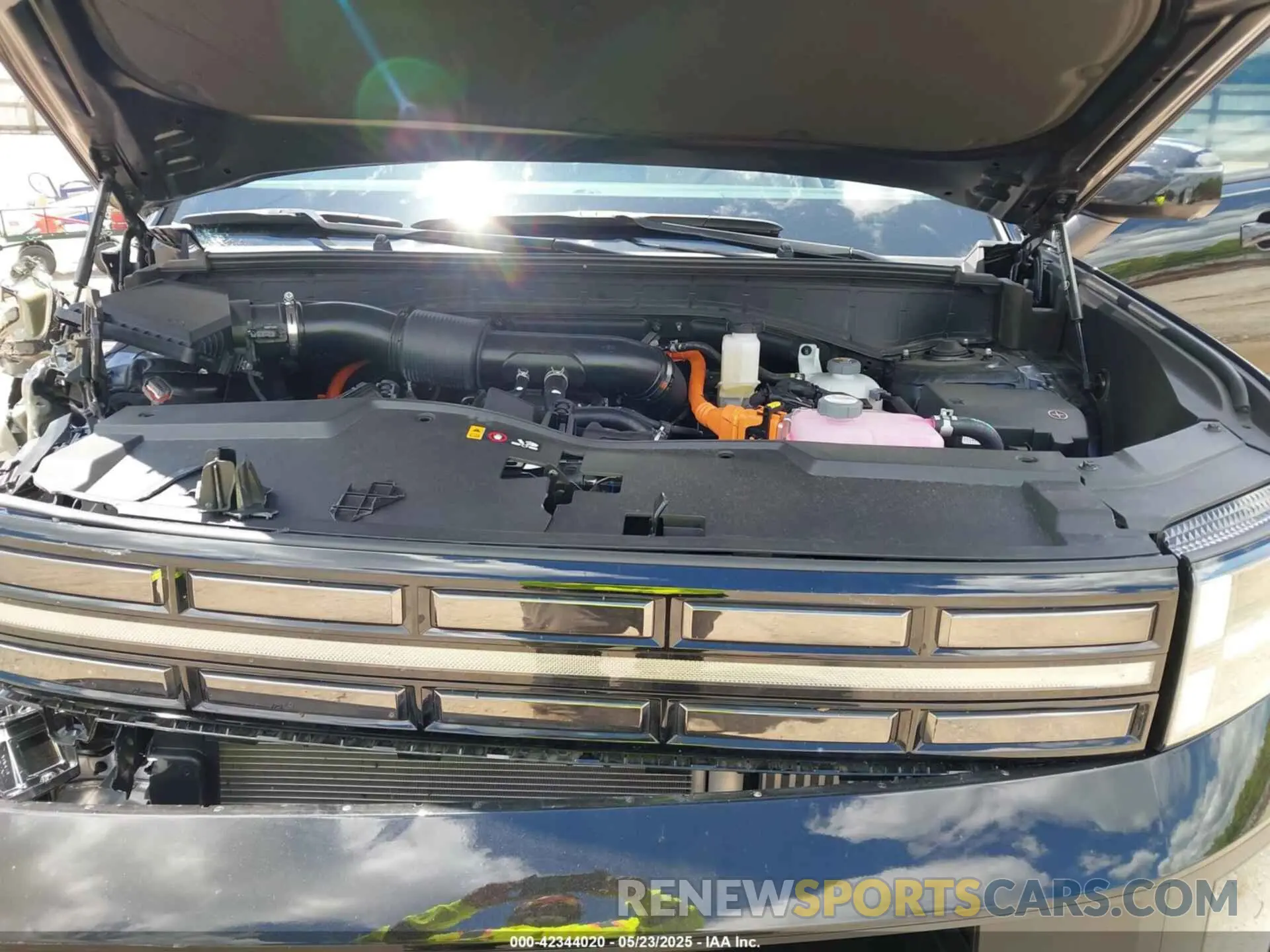 10 Photograph of a damaged car 5NMP34G11SH030610 HYUNDAI SANTA FE HYBRID 2025