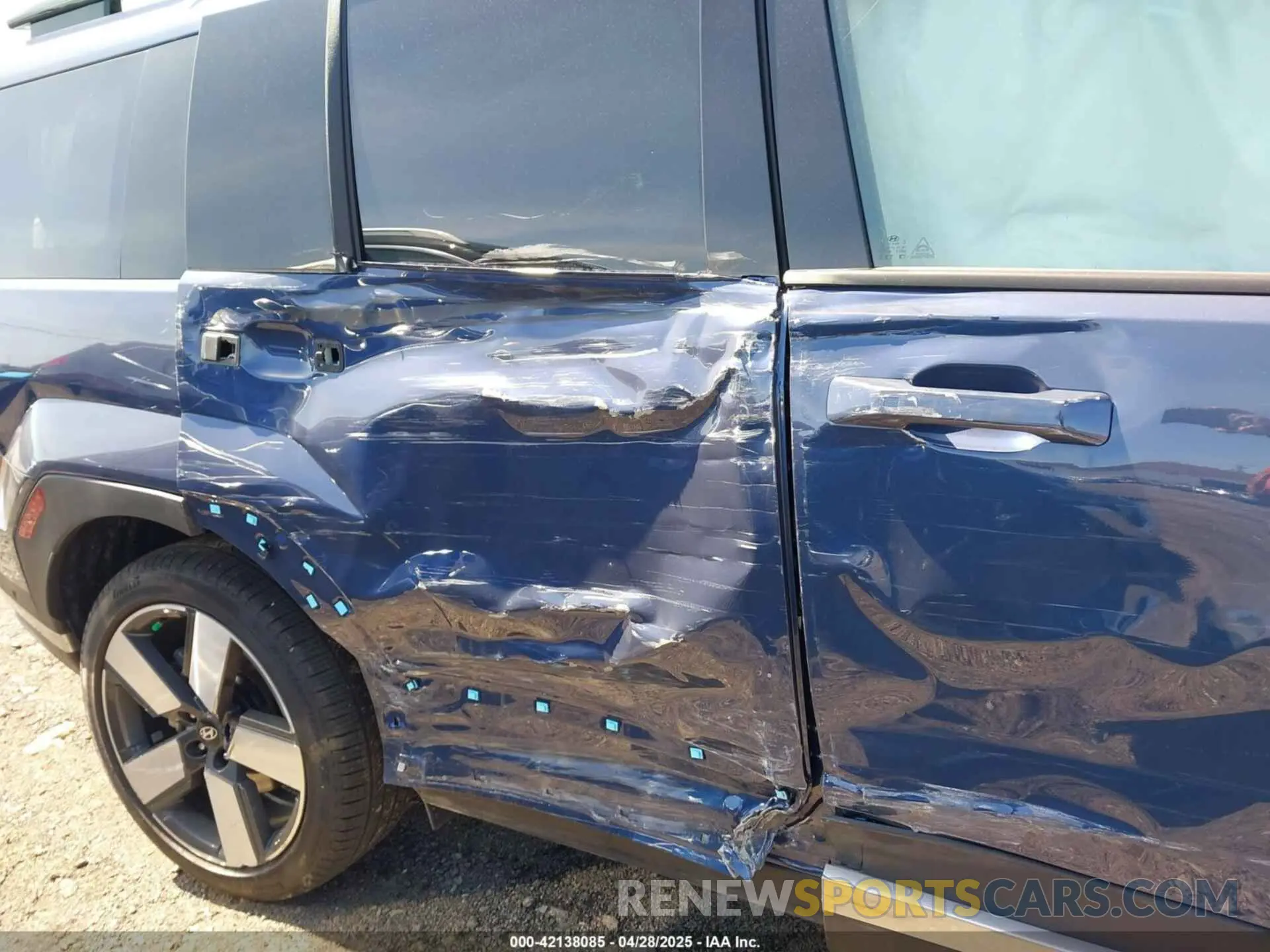 18 Photograph of a damaged car 5NMP3DG1XSH034624 HYUNDAI SANTA FE HYBRID 2025