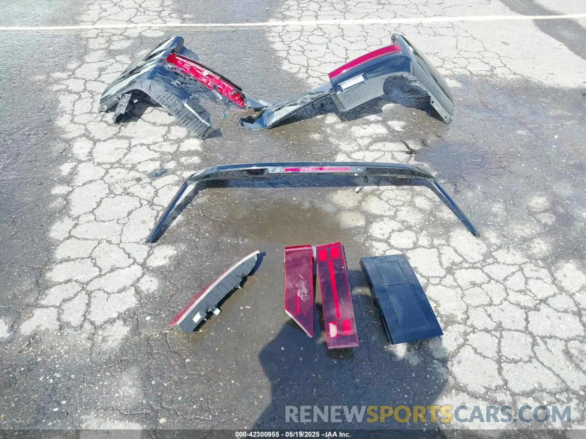 12 Photograph of a damaged car 5NMP5DG11SH032660 HYUNDAI SANTA FE HYBRID 2025