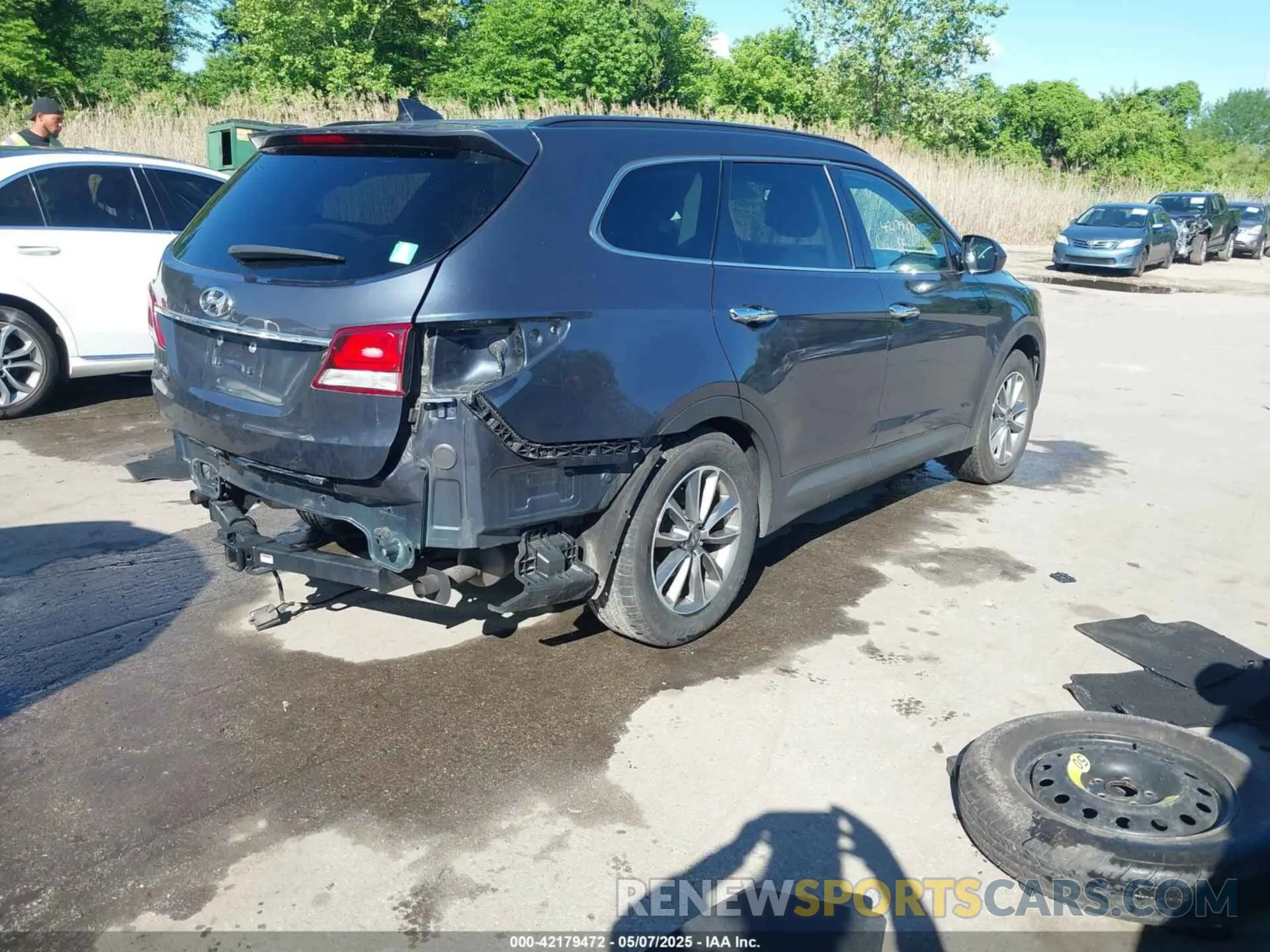 4 Photograph of a damaged car KM8SM4HF3KU303746 HYUNDAI SANTA FE XL 2019
