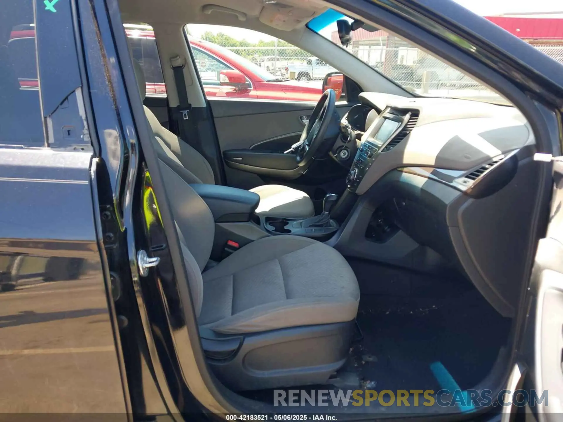 5 Photograph of a damaged car KM8SMDHF3KU305268 HYUNDAI SANTA FE XL 2019