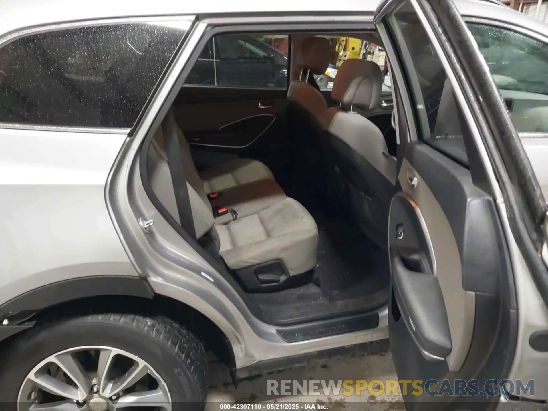 8 Photograph of a damaged car KM8SMDHF9KU303234 HYUNDAI SANTA FE XL 2019