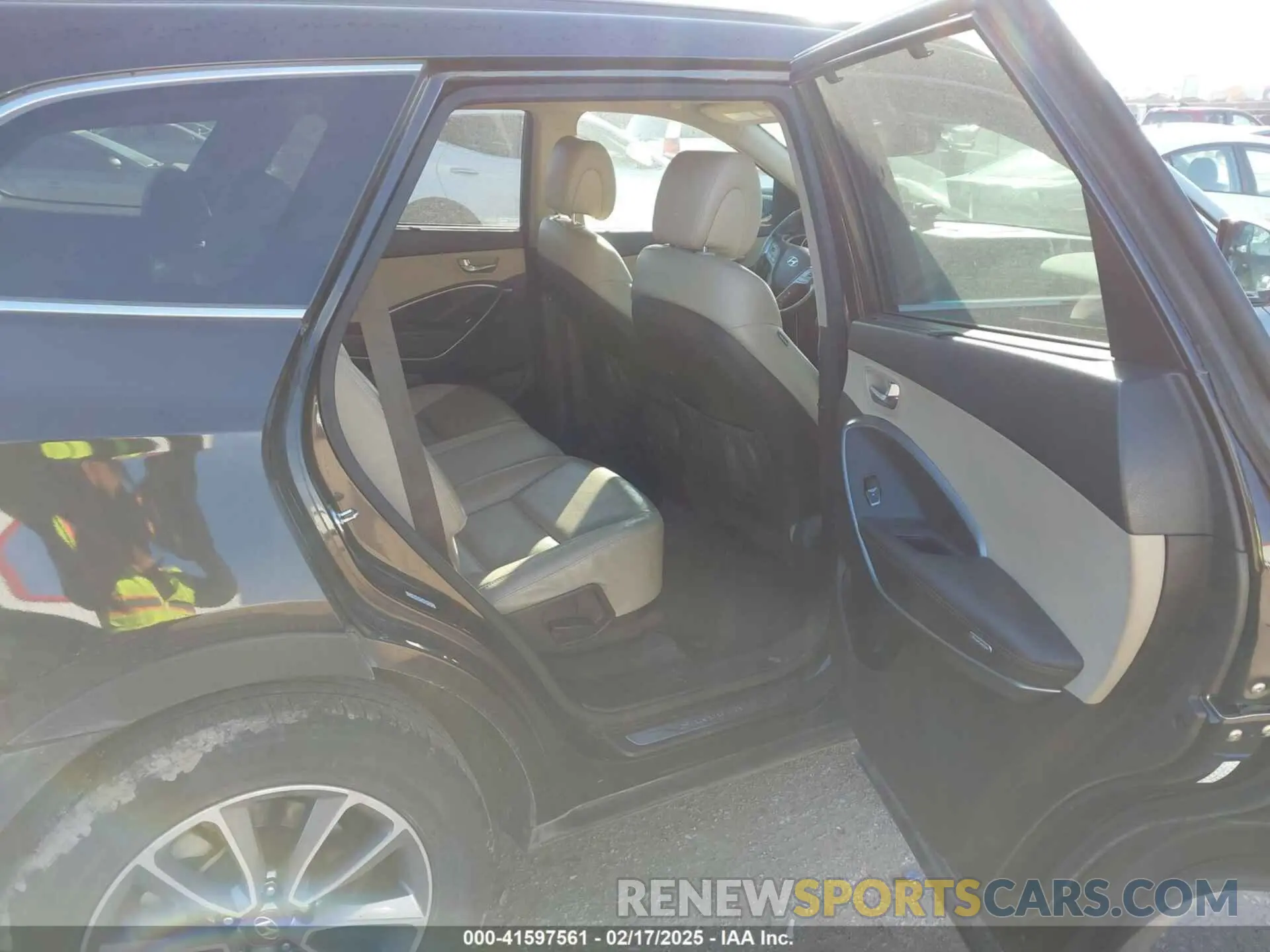 8 Photograph of a damaged car KM8SN4HF1KU299774 HYUNDAI SANTA FE XL 2019