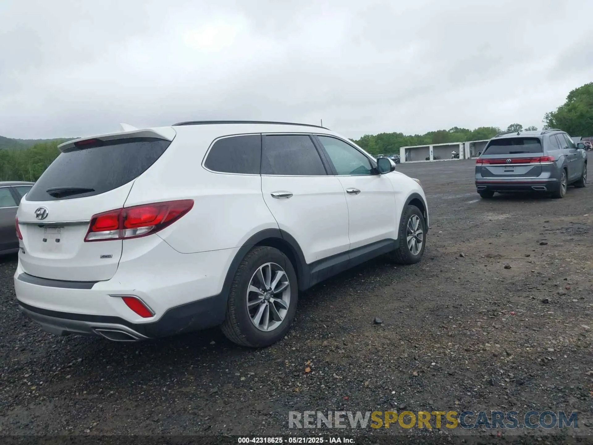 4 Photograph of a damaged car KM8SNDHFXKU307497 HYUNDAI SANTA FE XL 2019