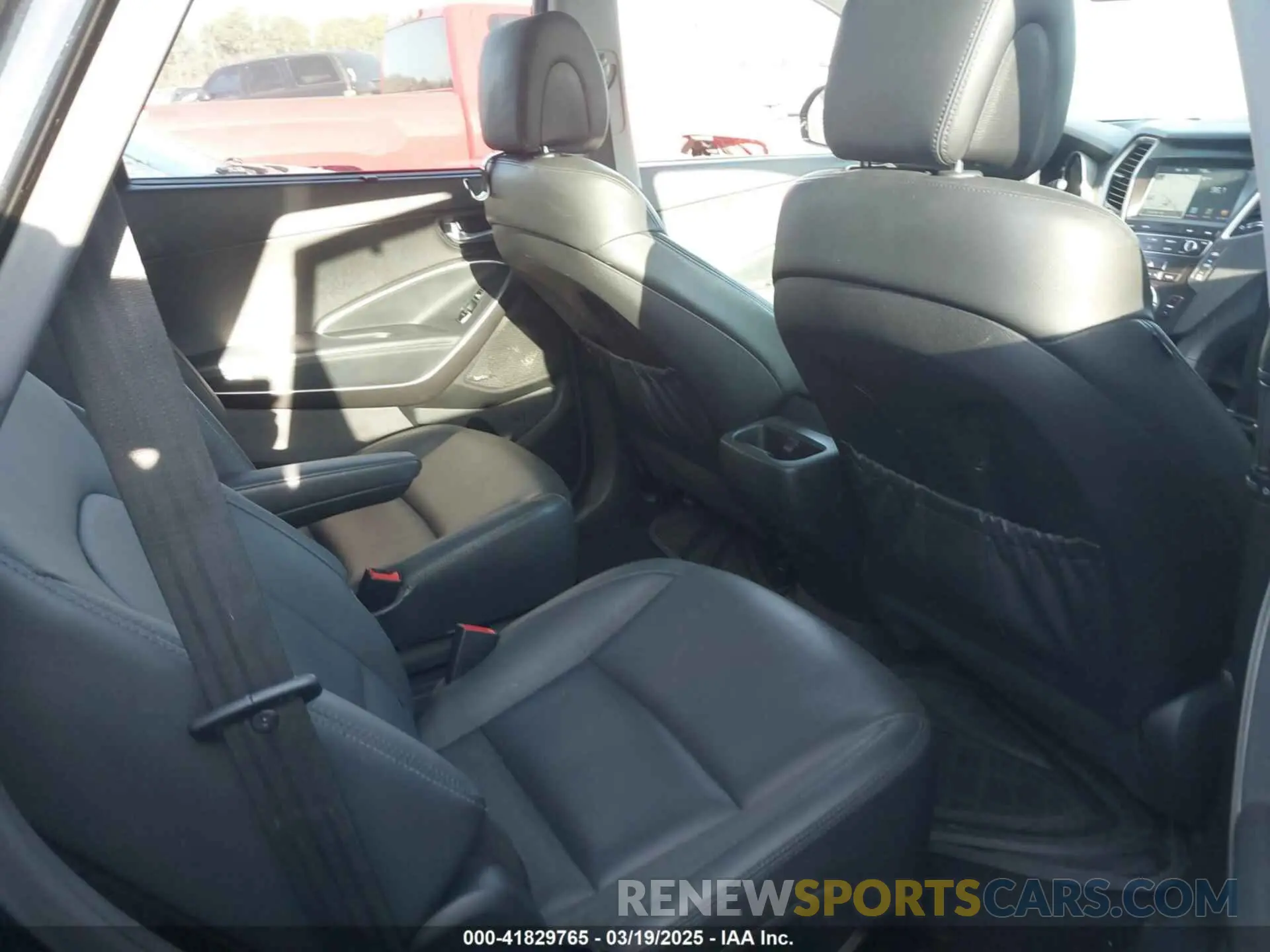 8 Photograph of a damaged car KM8SR4HF7KU304738 HYUNDAI SANTA FE XL 2019