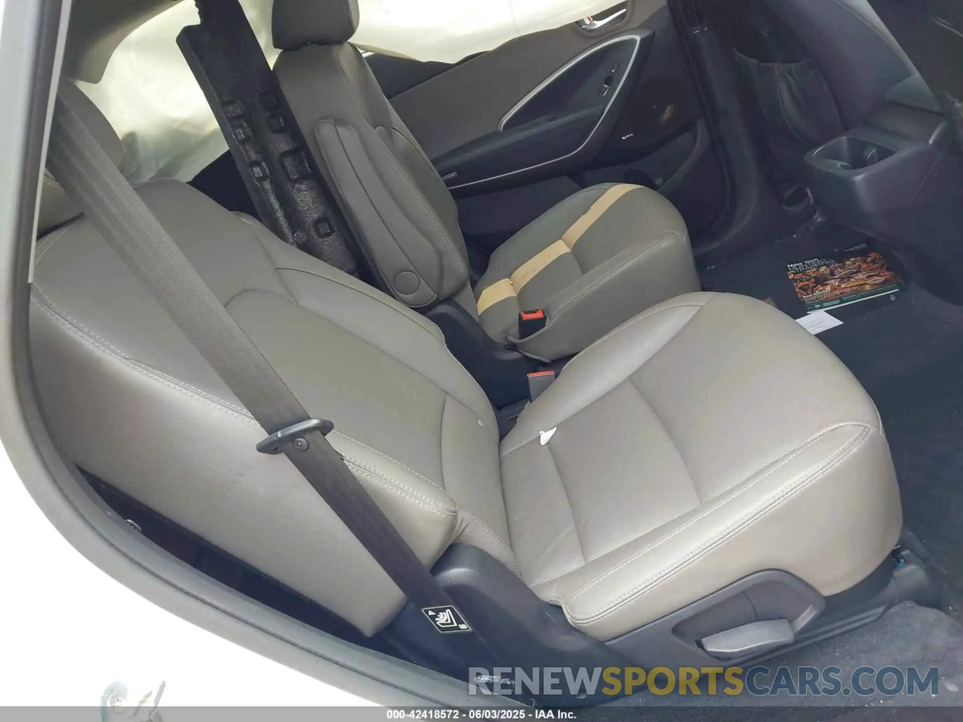 8 Photograph of a damaged car KM8SRDHF0KU302300 HYUNDAI SANTA FE XL 2019