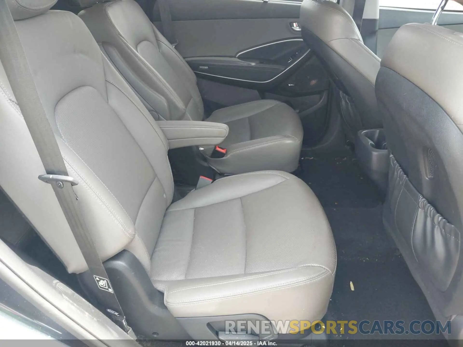 8 Photograph of a damaged car KM8SRDHF2KU298251 HYUNDAI SANTA FE XL 2019