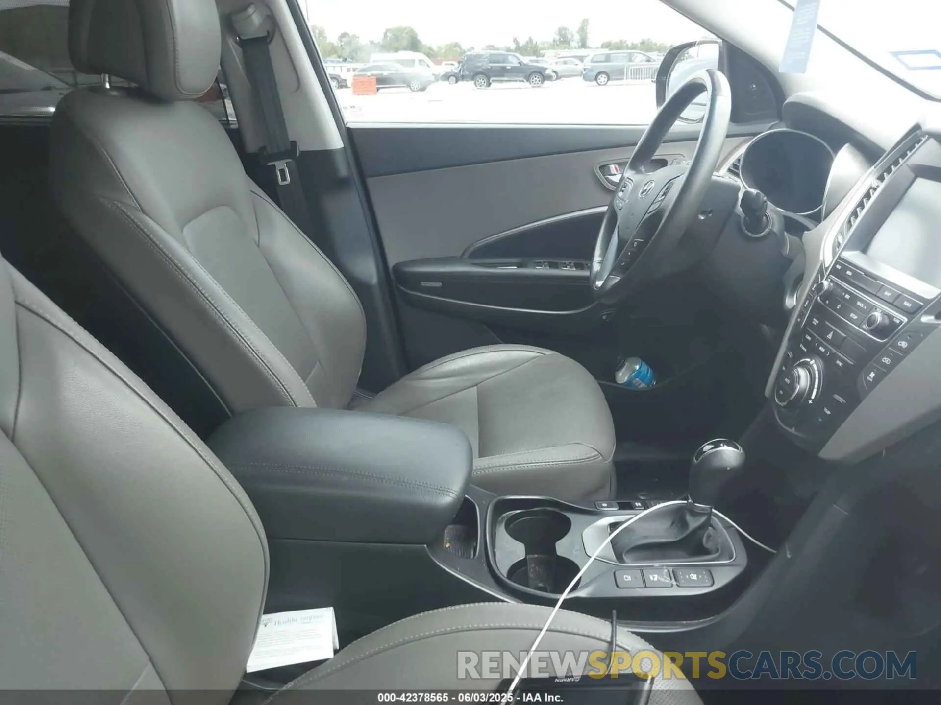 5 Photograph of a damaged car KM8SRDHF9KU302246 HYUNDAI SANTA FE XL 2019