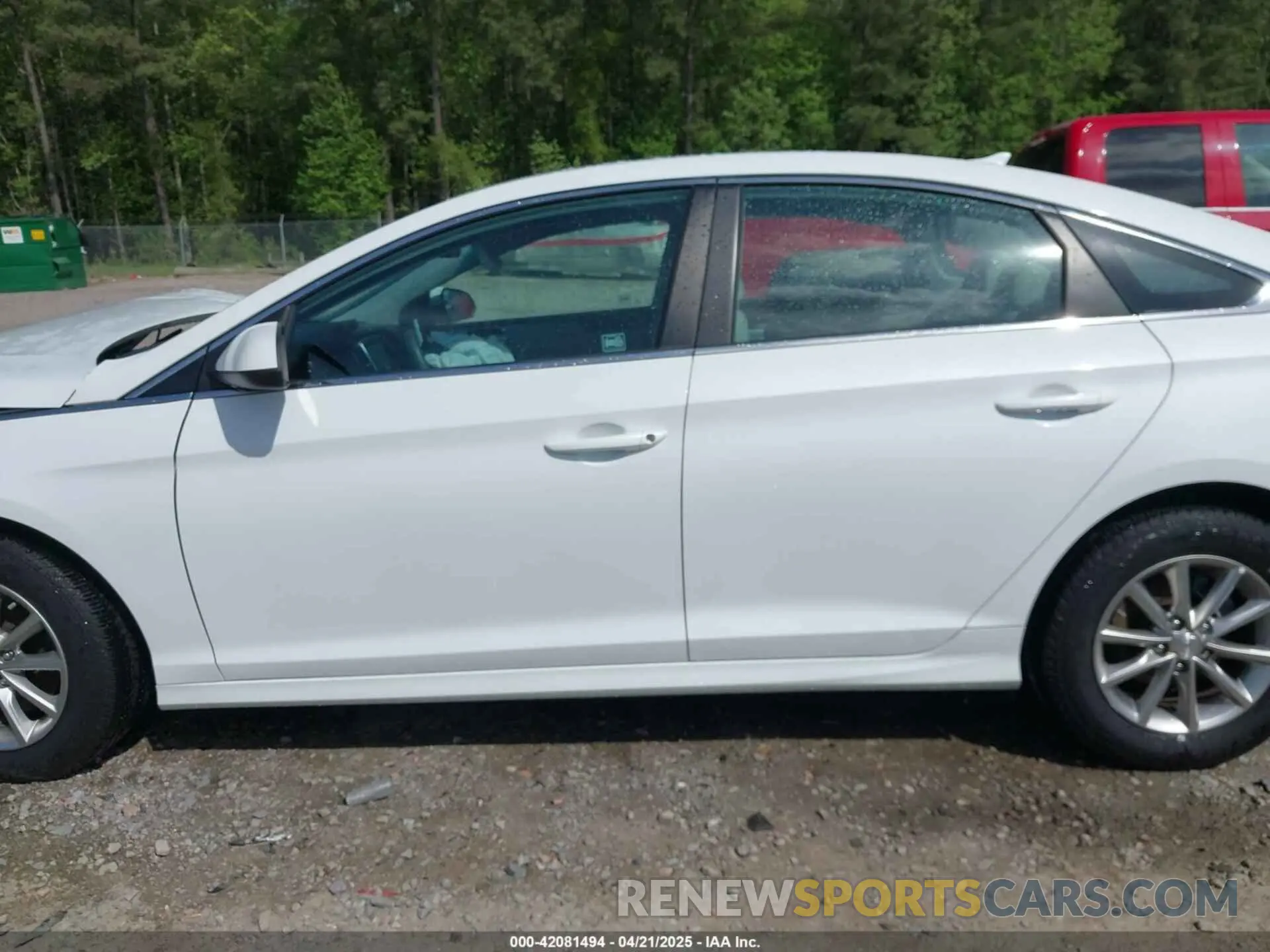 15 Photograph of a damaged car 5NPE24AA6KH775276 HYUNDAI SONATA 2019