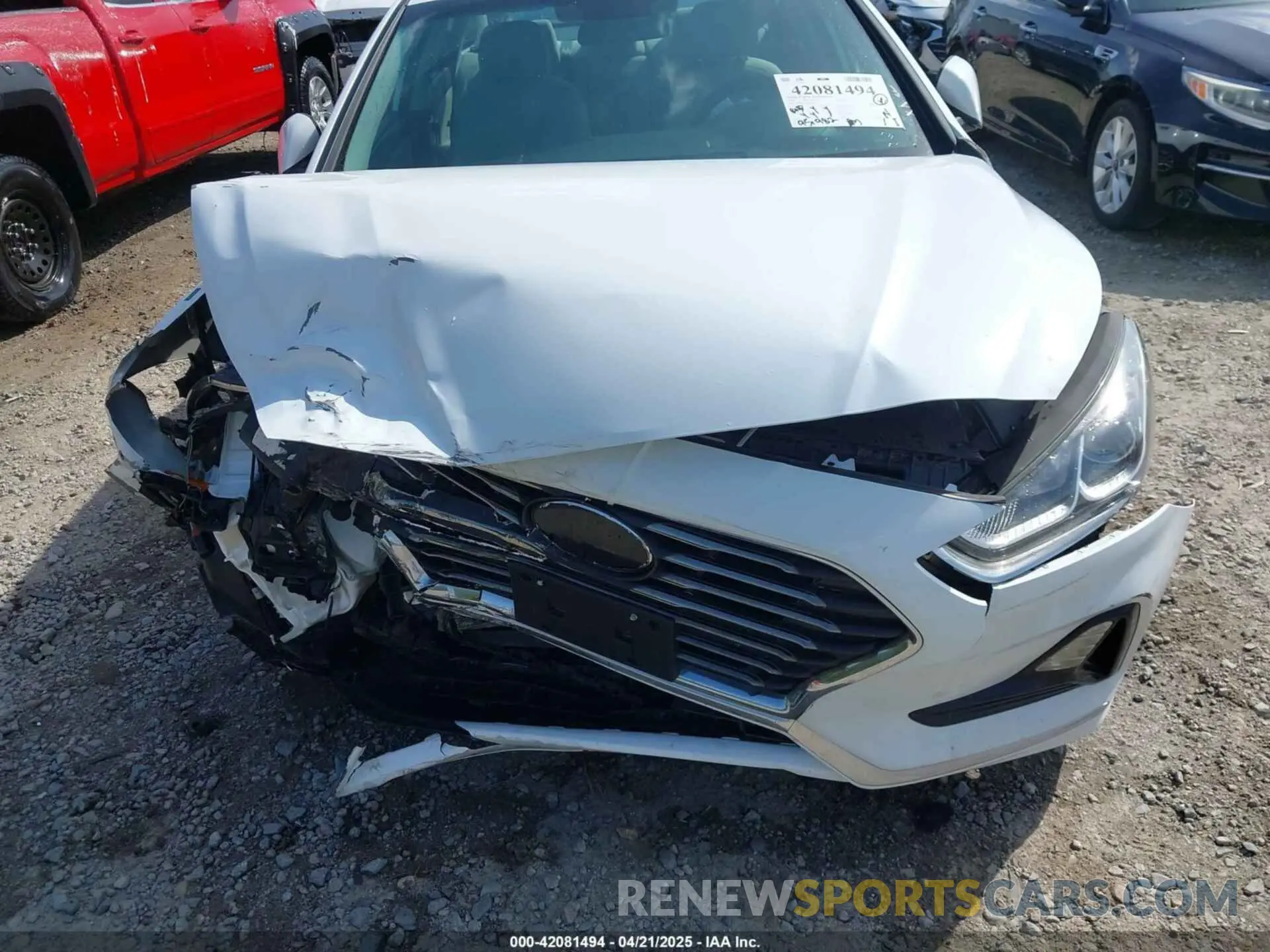 6 Photograph of a damaged car 5NPE24AA6KH775276 HYUNDAI SONATA 2019