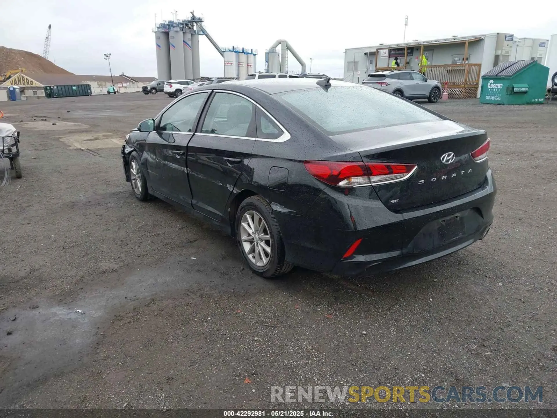 3 Photograph of a damaged car 5NPE24AF0KH735707 HYUNDAI SONATA 2019