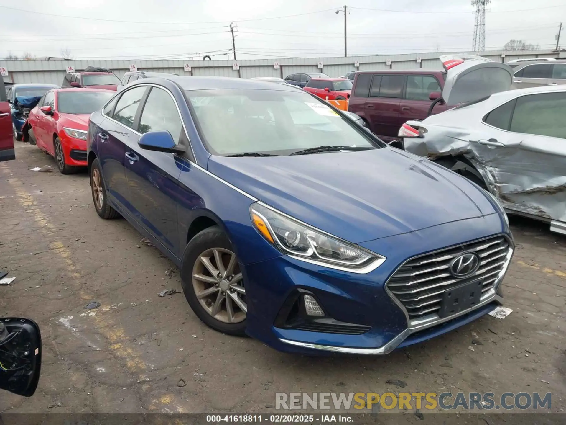 1 Photograph of a damaged car 5NPE24AF0KH737313 HYUNDAI SONATA 2019