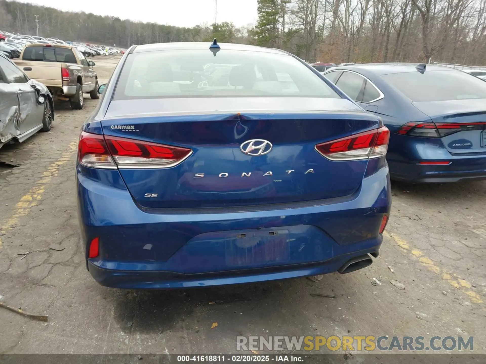 15 Photograph of a damaged car 5NPE24AF0KH737313 HYUNDAI SONATA 2019