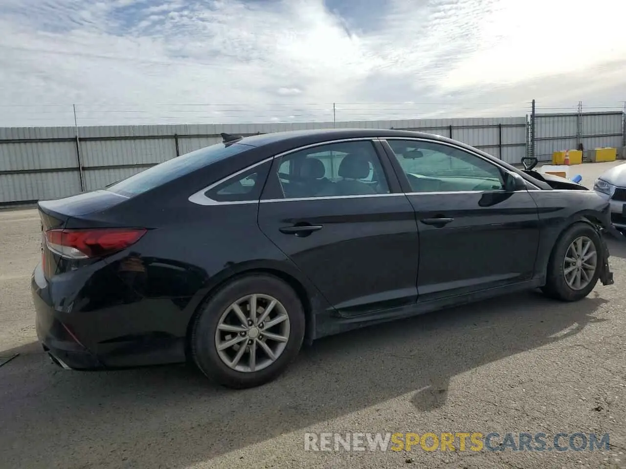 3 Photograph of a damaged car 5NPE24AF0KH738316 HYUNDAI SONATA 2019