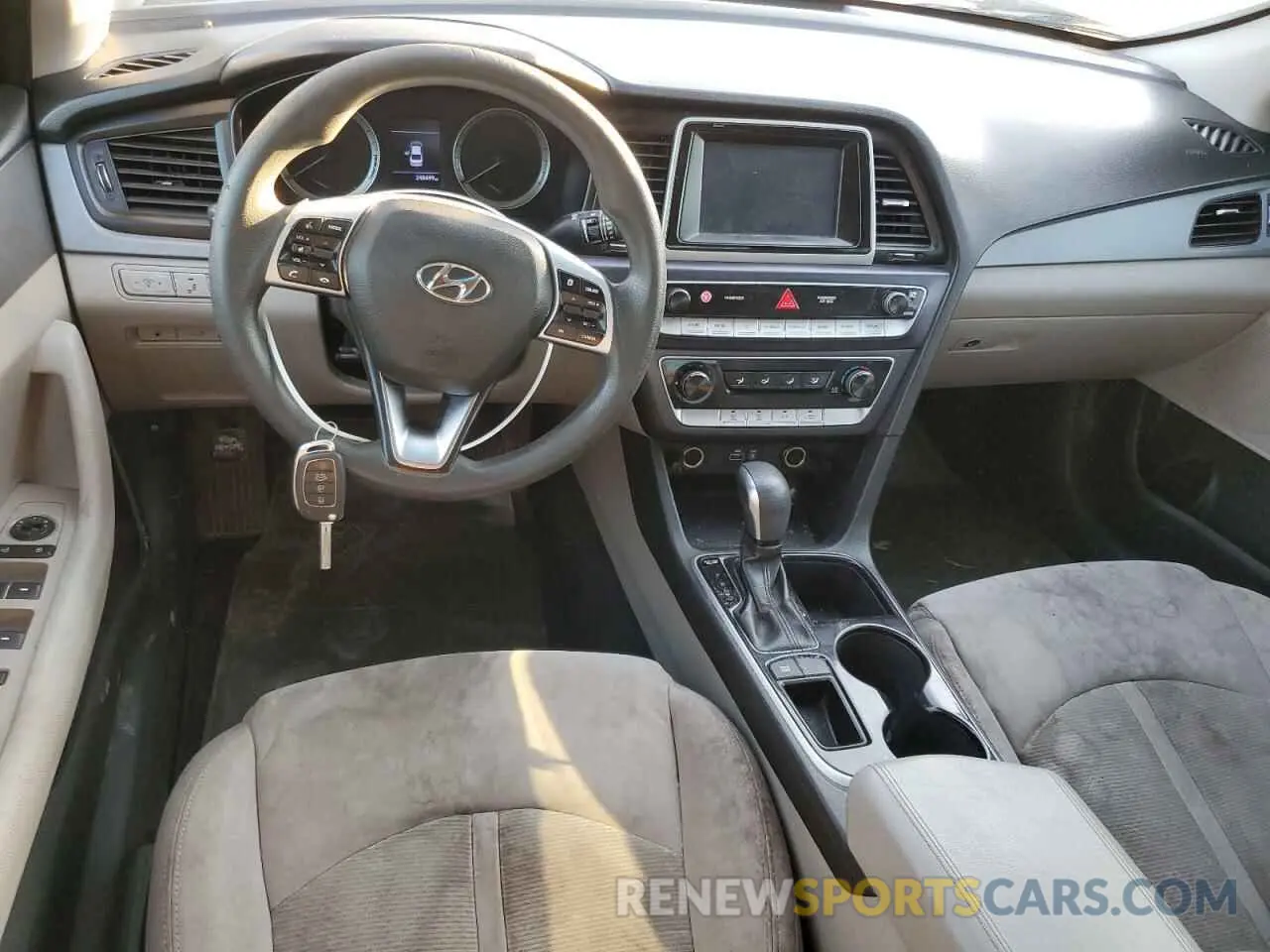 8 Photograph of a damaged car 5NPE24AF0KH738882 HYUNDAI SONATA 2019