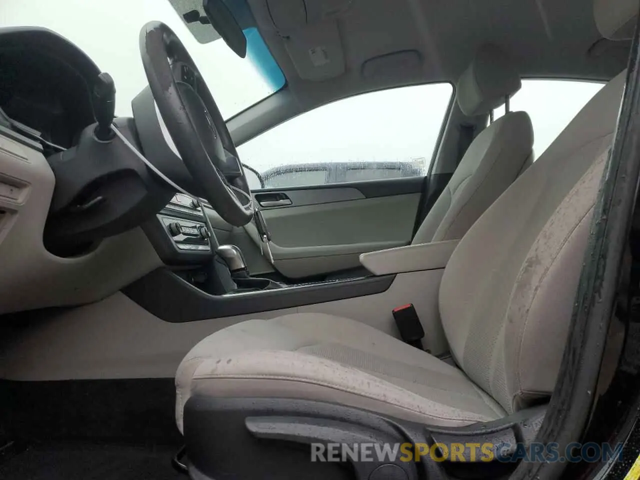 7 Photograph of a damaged car 5NPE24AF0KH742088 HYUNDAI SONATA 2019