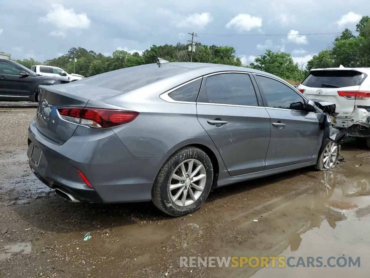 3 Photograph of a damaged car 5NPE24AF0KH744780 HYUNDAI SONATA 2019