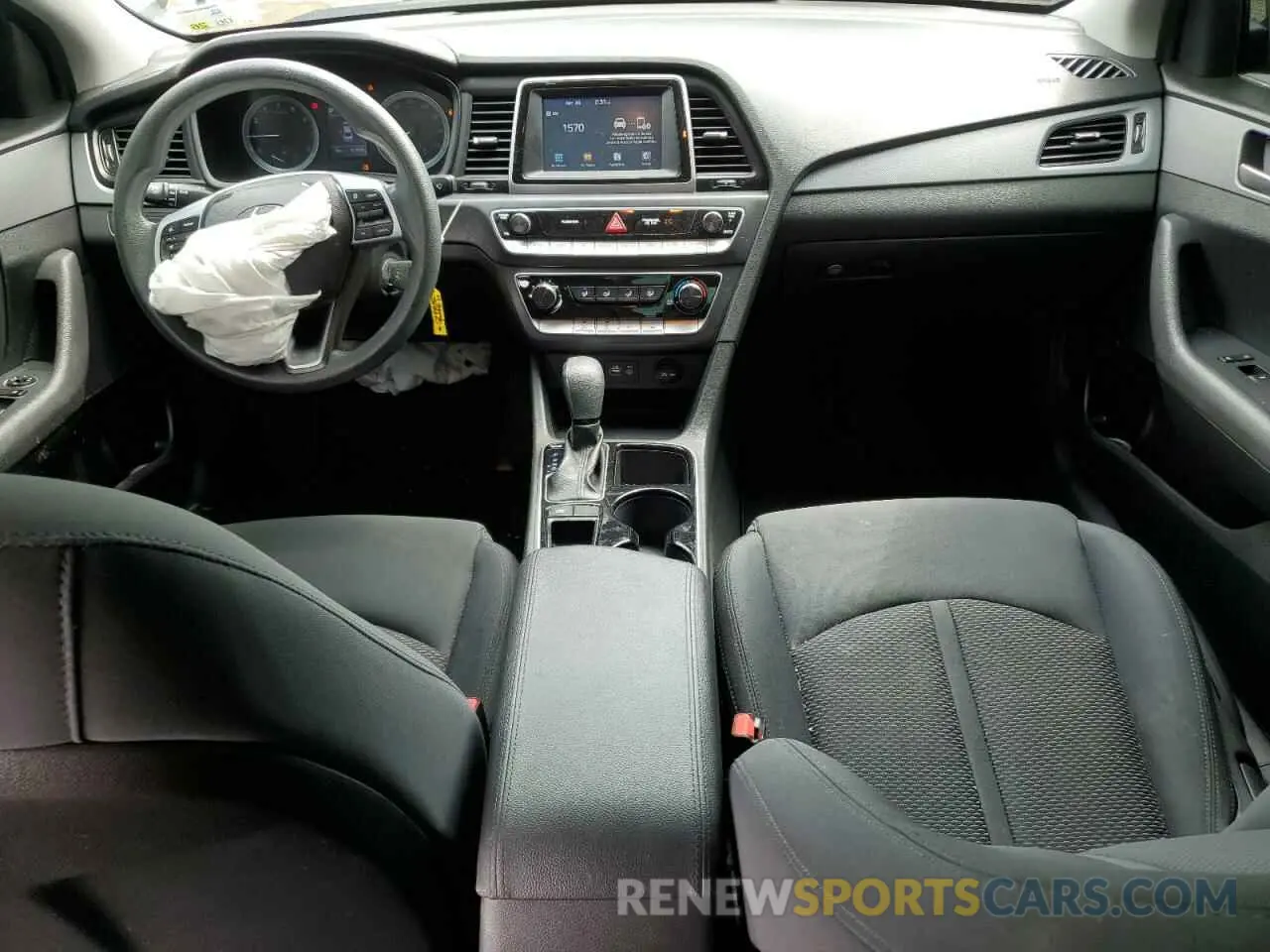 8 Photograph of a damaged car 5NPE24AF0KH744780 HYUNDAI SONATA 2019