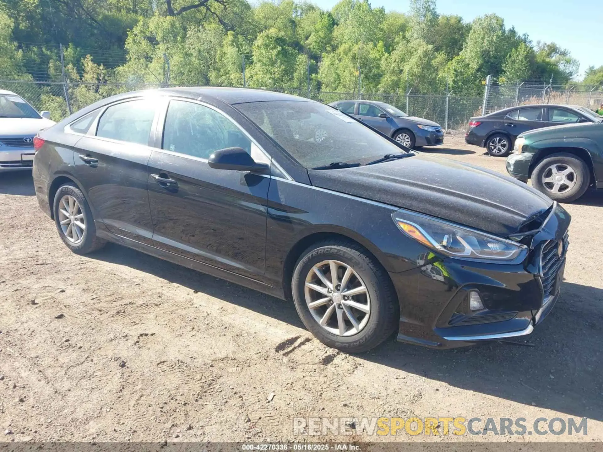 1 Photograph of a damaged car 5NPE24AF0KH746755 HYUNDAI SONATA 2019