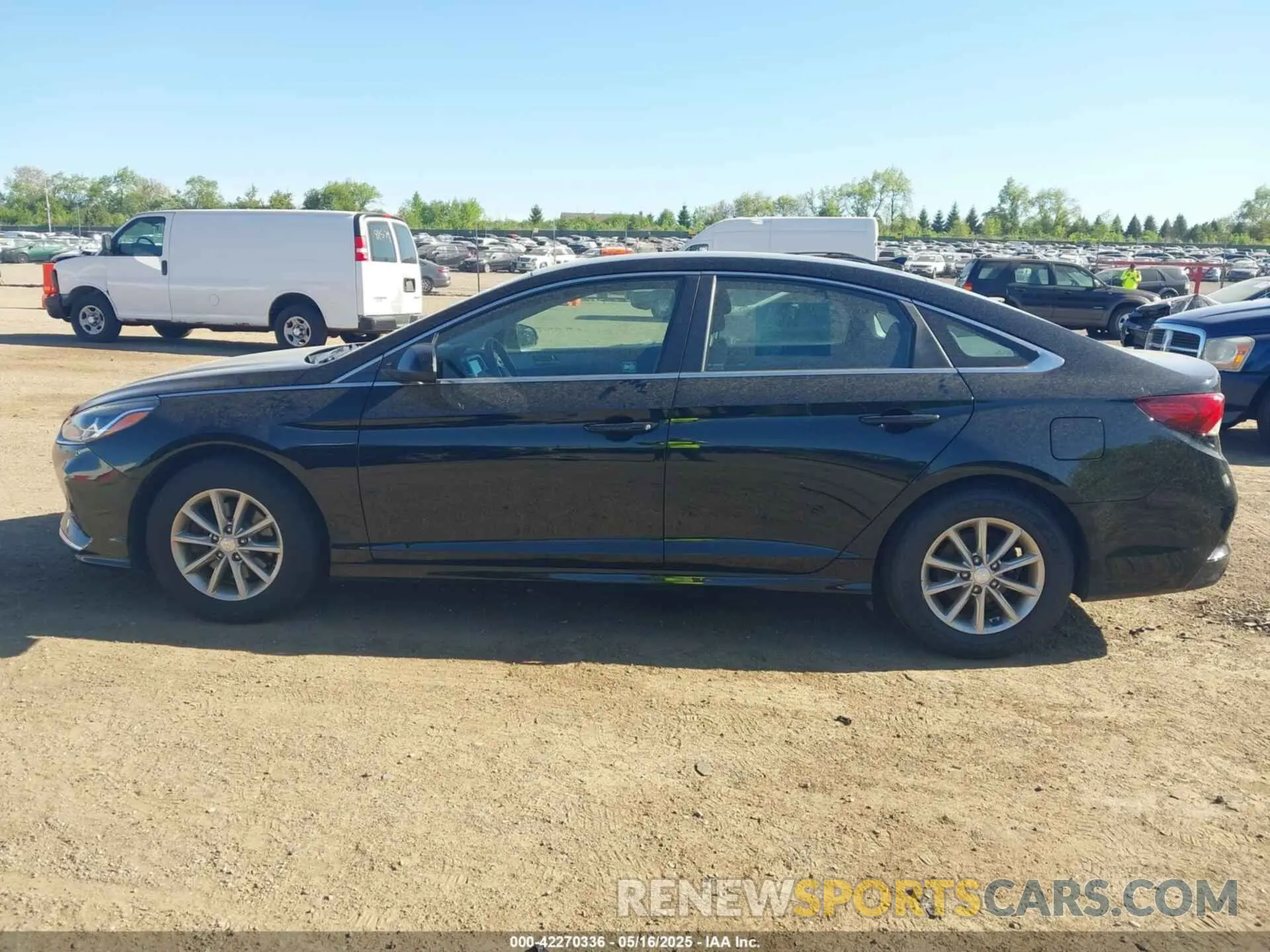 15 Photograph of a damaged car 5NPE24AF0KH746755 HYUNDAI SONATA 2019