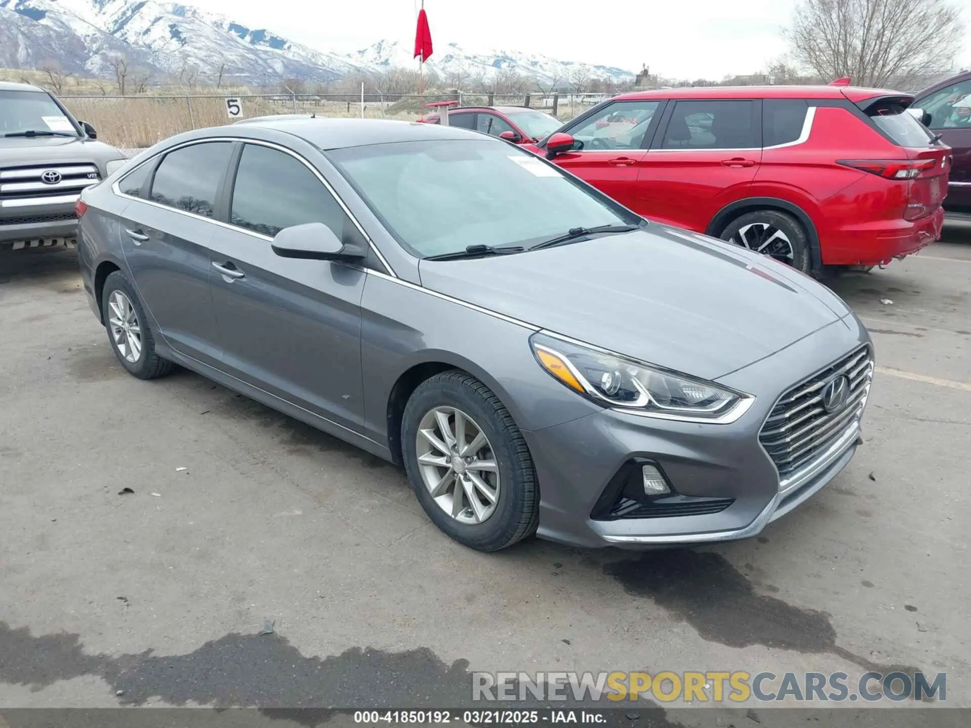 1 Photograph of a damaged car 5NPE24AF0KH749199 HYUNDAI SONATA 2019
