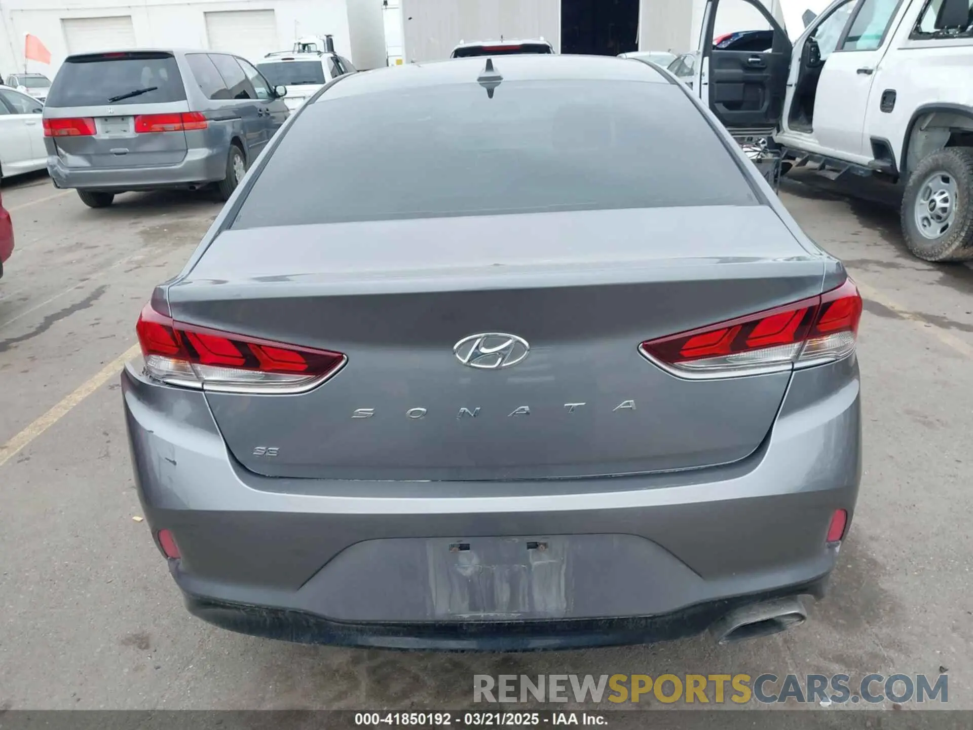 16 Photograph of a damaged car 5NPE24AF0KH749199 HYUNDAI SONATA 2019