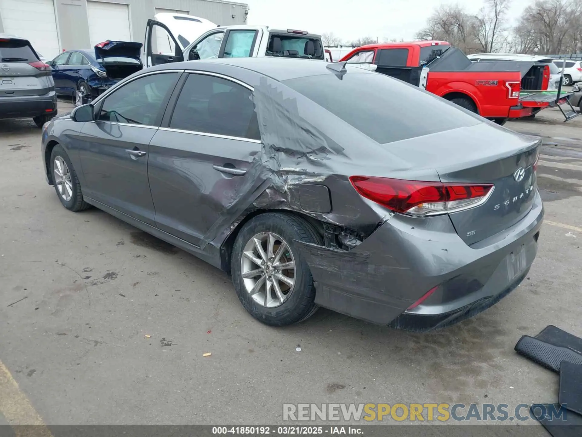3 Photograph of a damaged car 5NPE24AF0KH749199 HYUNDAI SONATA 2019